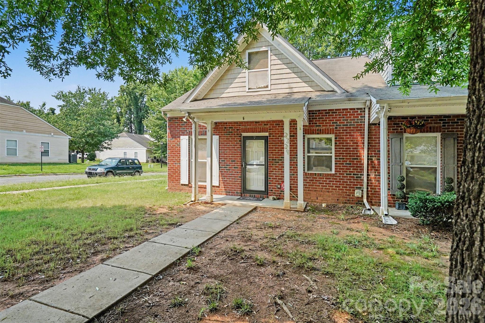 2729 Meadow Knoll Drive — Charlotte