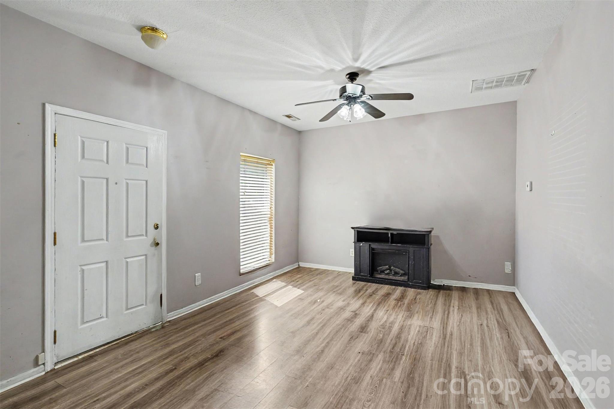 2729 Meadow Knoll Drive — Charlotte