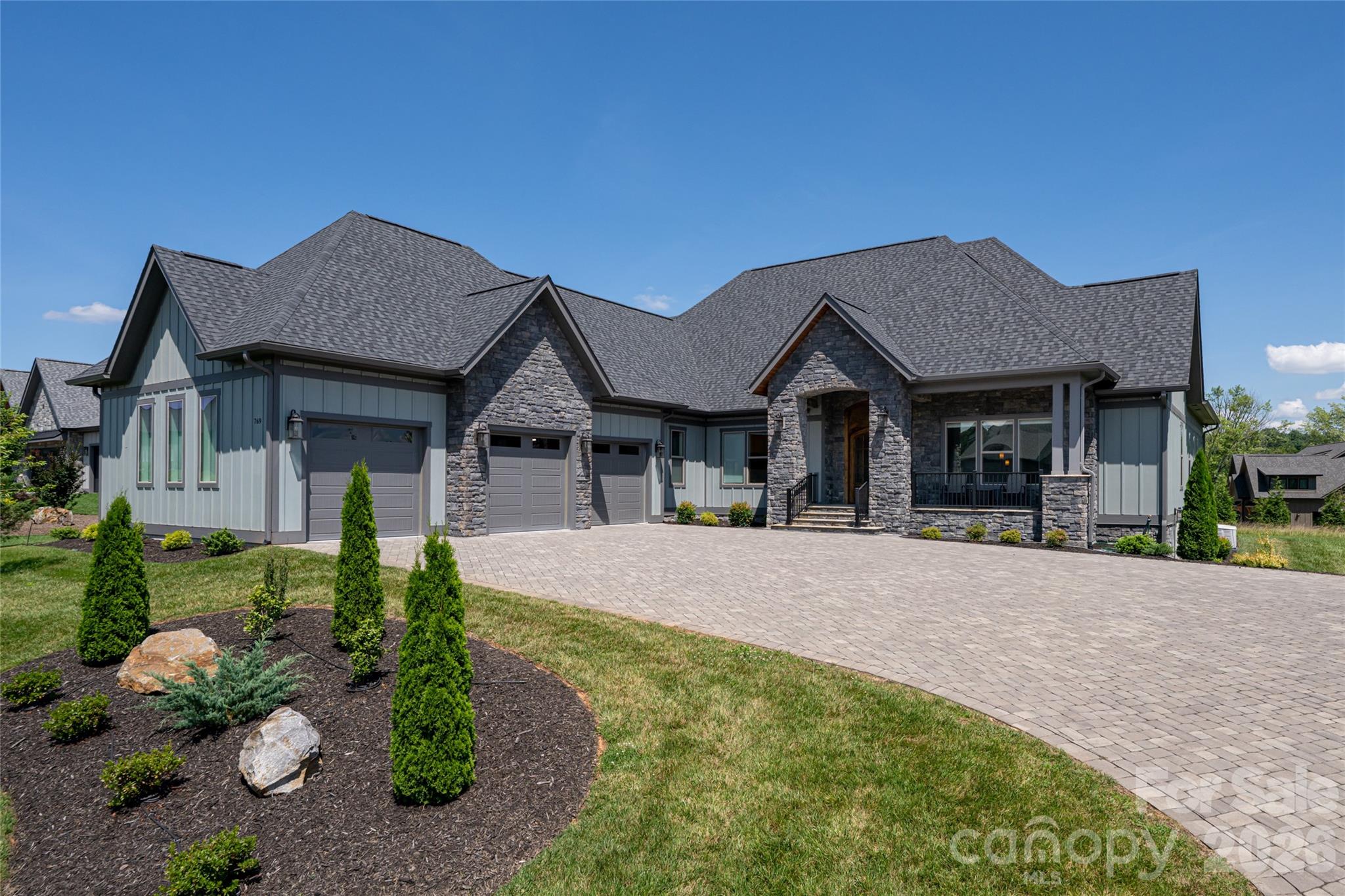 769 Daniel Circle Drive — Mills River