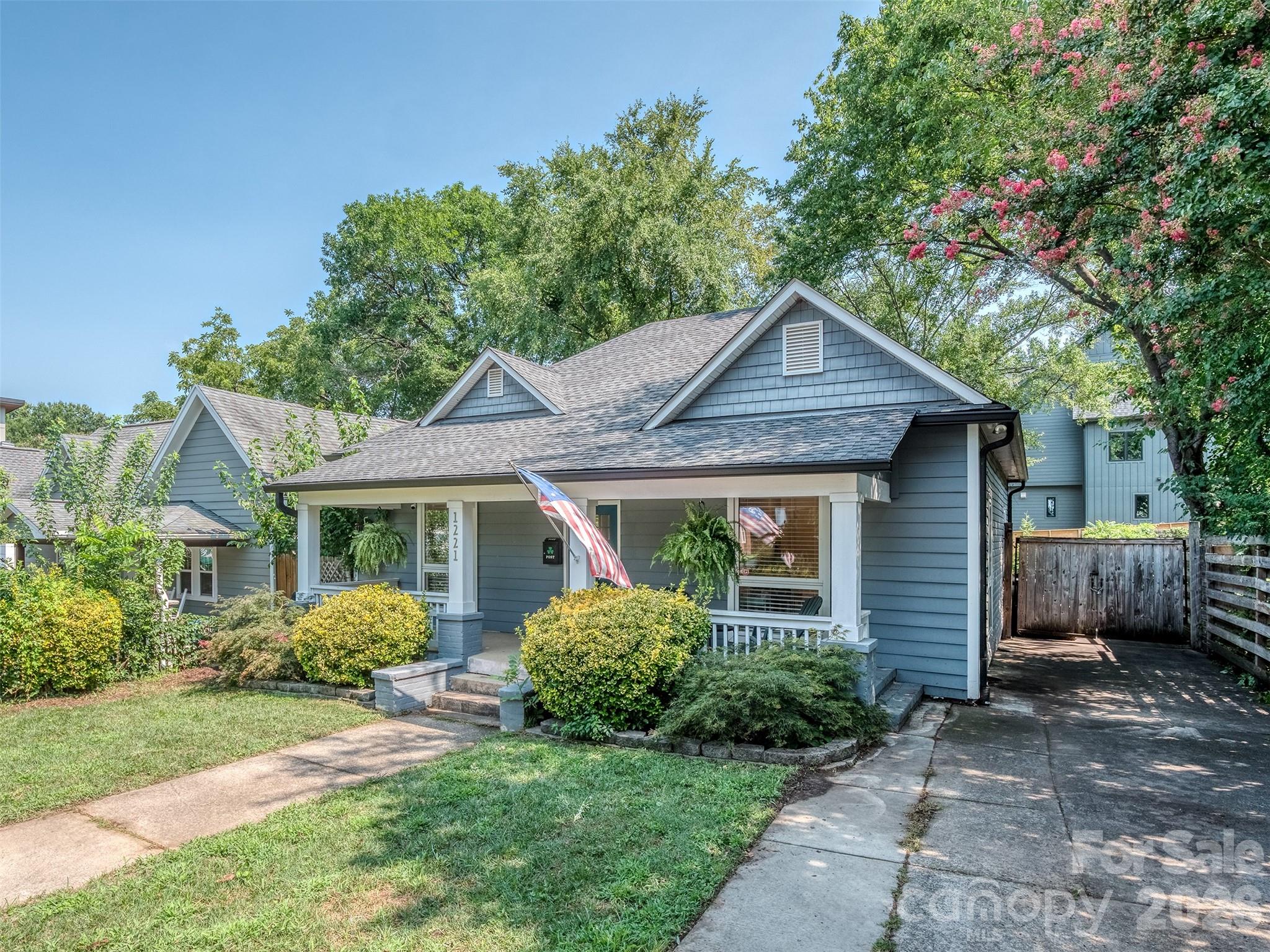 1221 Kennon Street — Charlotte