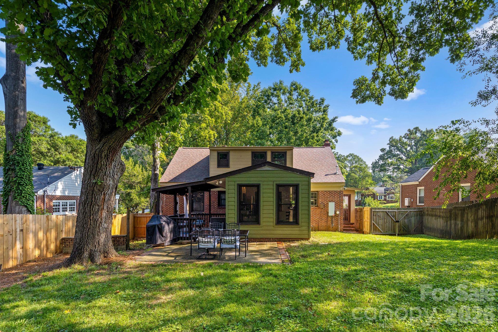 2220 Arnold Drive — Charlotte