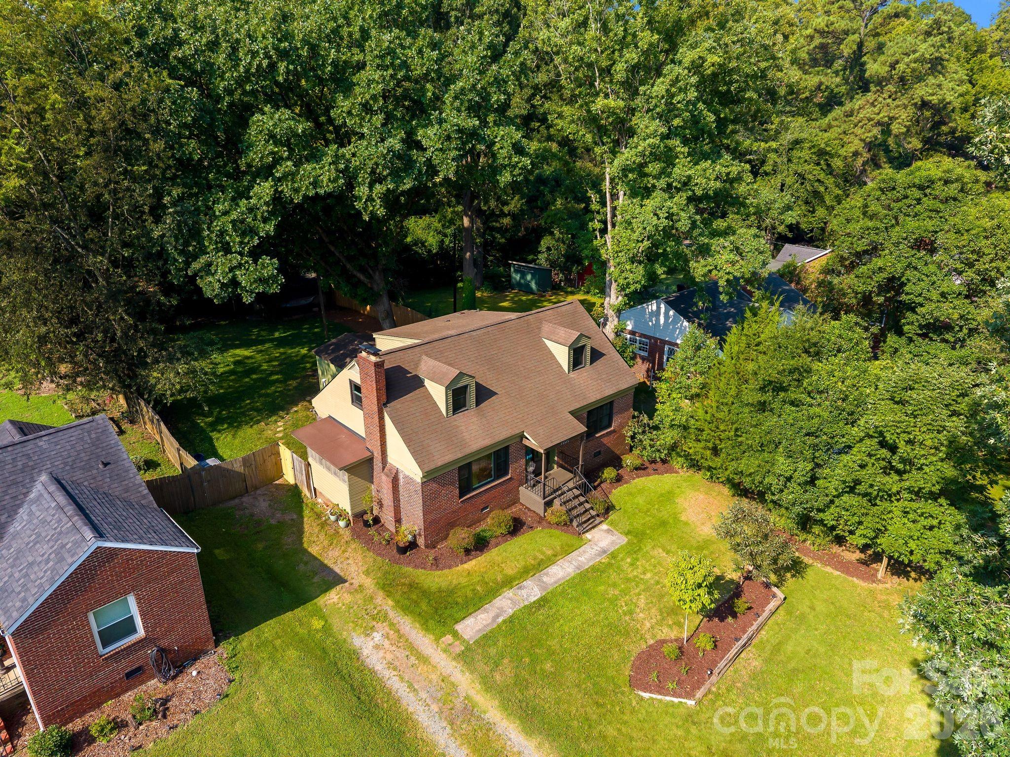 2220 Arnold Drive — Charlotte