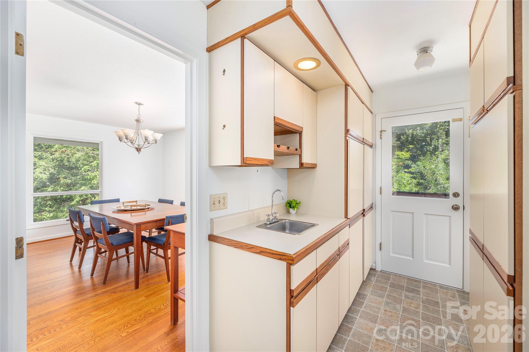 38 Forest View Drive — Asheville
