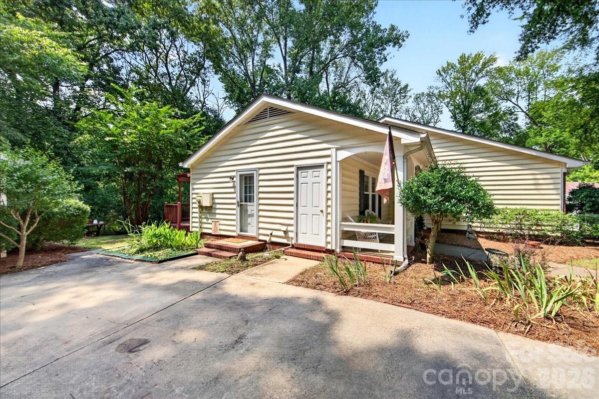 2703 Bremer Court — Charlotte