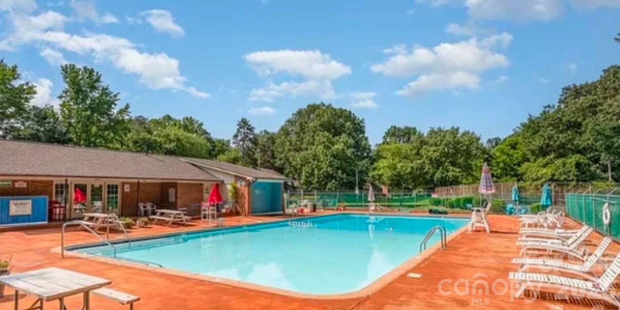 4824 Farm Pond Lane — Charlotte