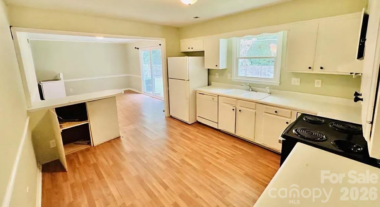 4824 Farm Pond Lane — Charlotte