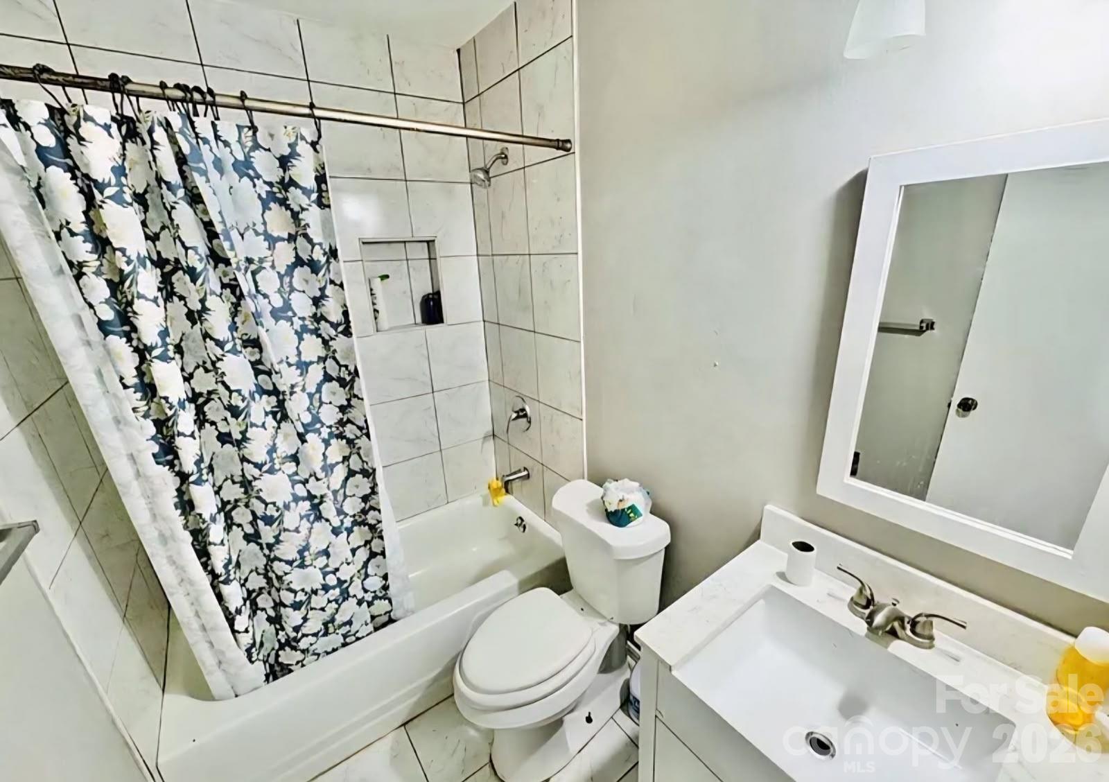 4824 Farm Pond Lane — Charlotte