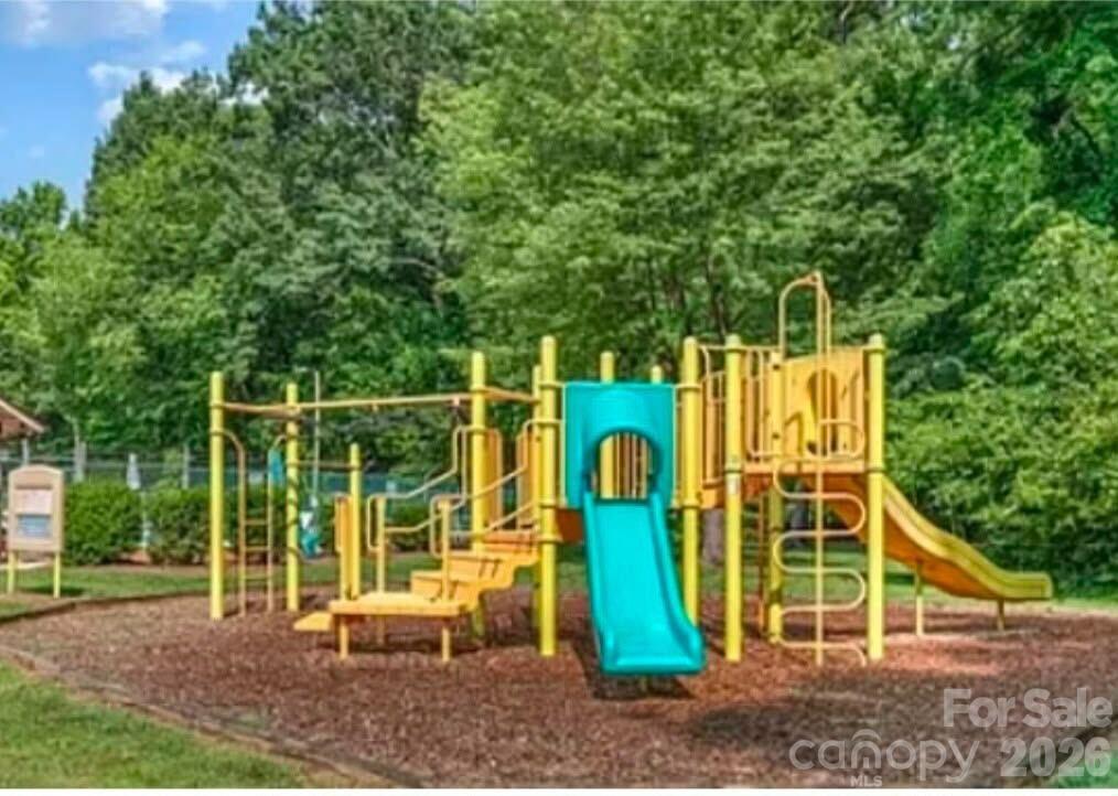 4824 Farm Pond Lane — Charlotte