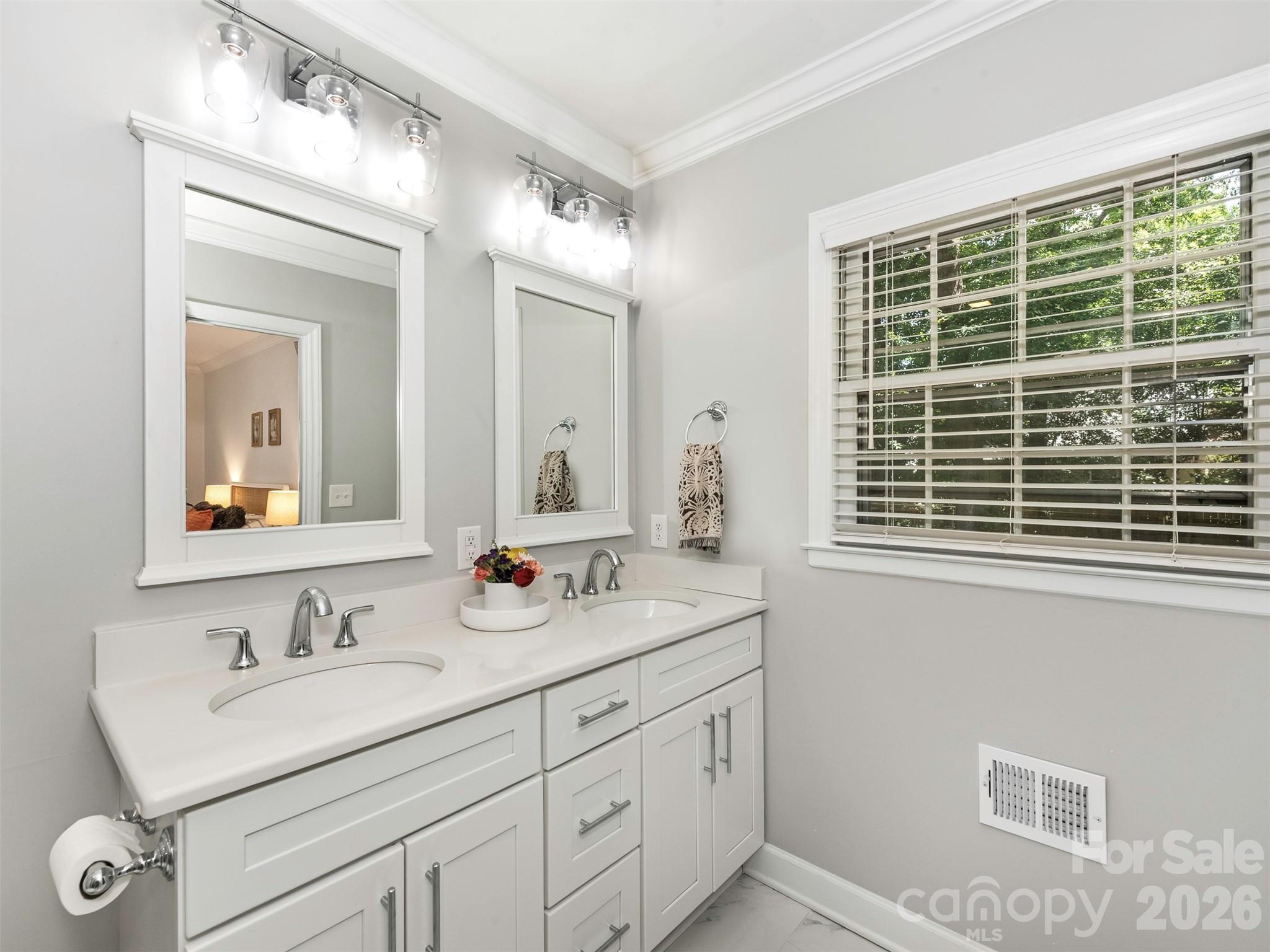 1324 Redcoat Drive — Charlotte