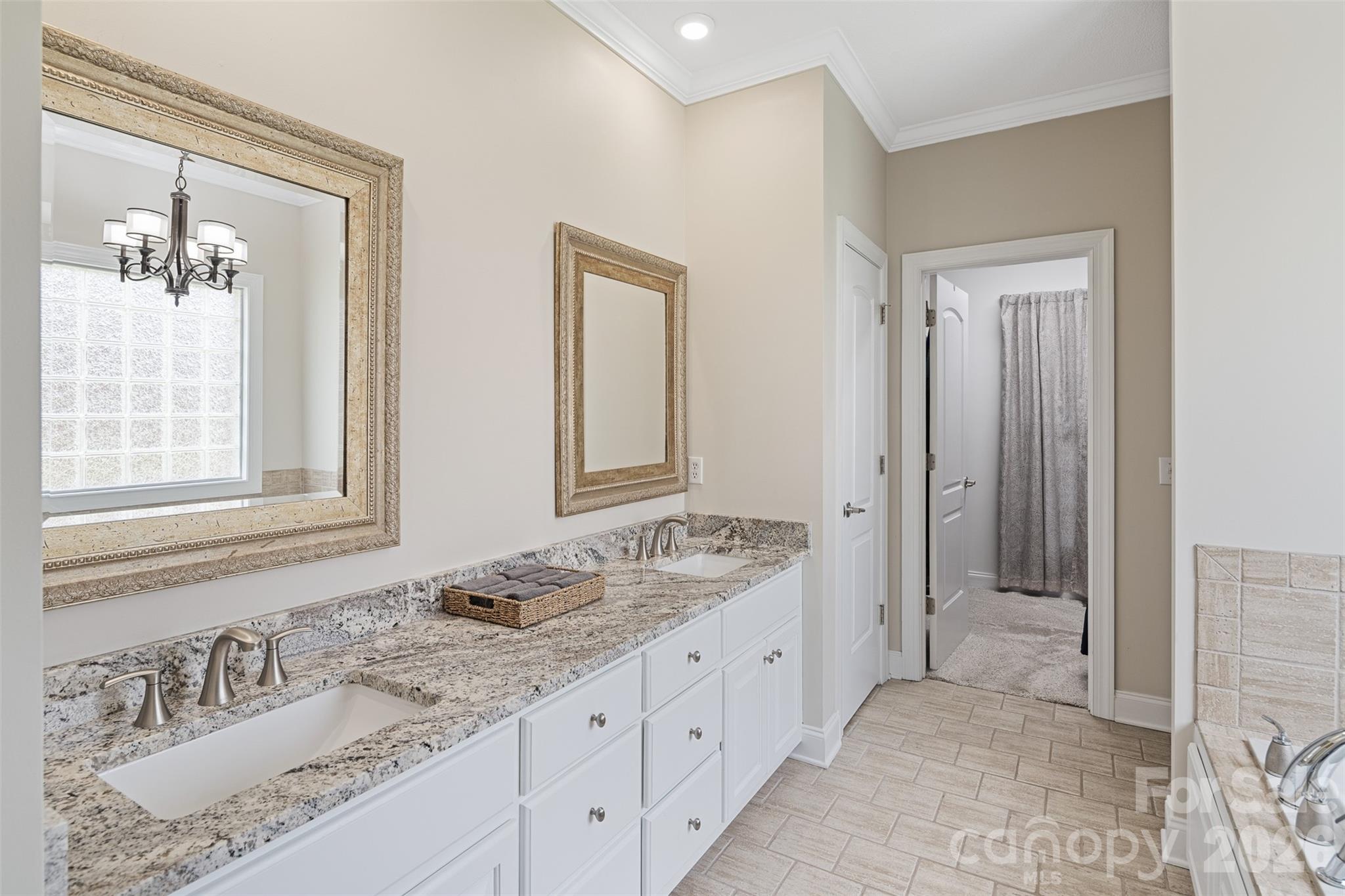 1746 30th Avenue Drive NE — Hickory