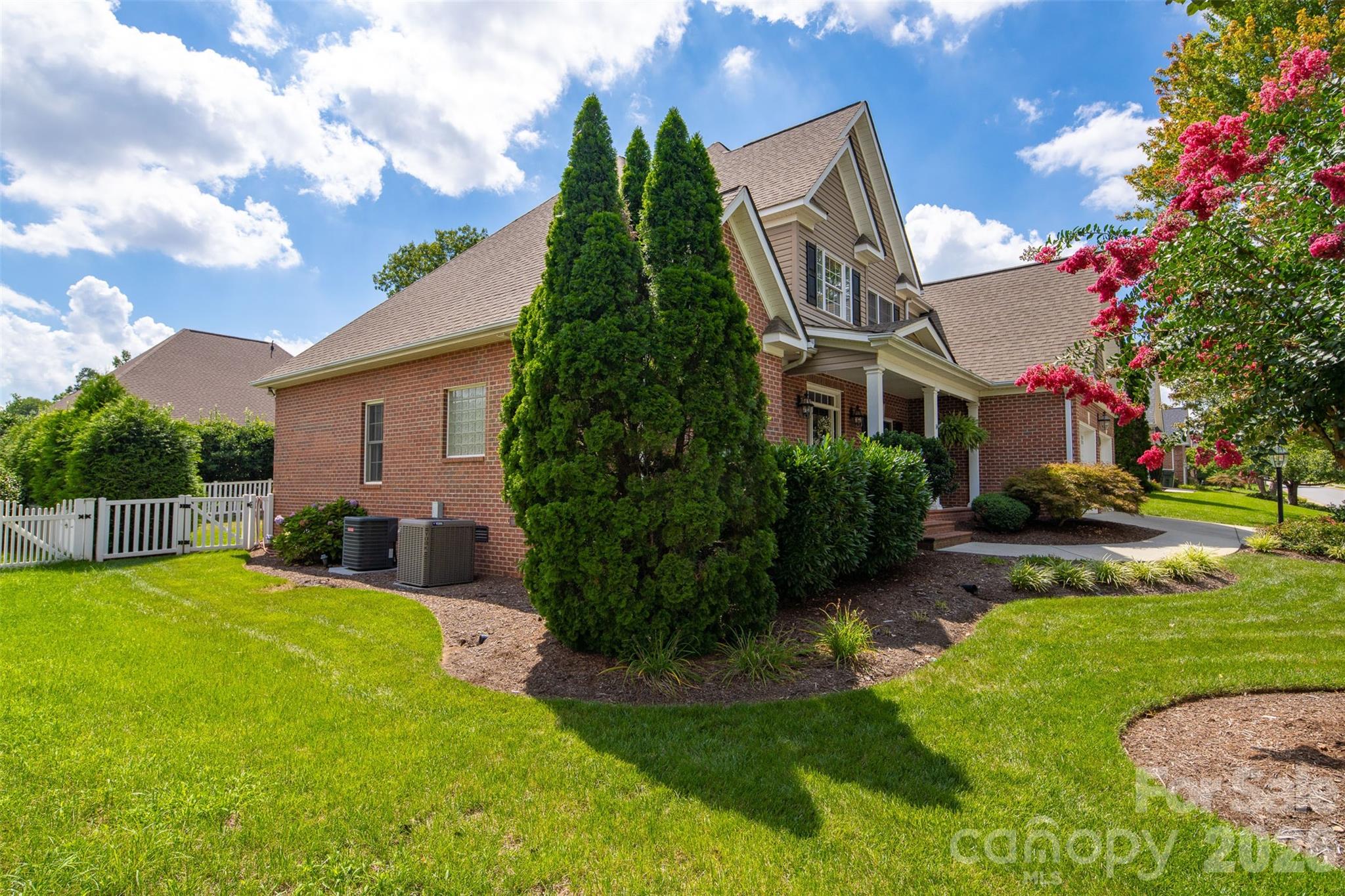 1746 30th Avenue Drive NE — Hickory