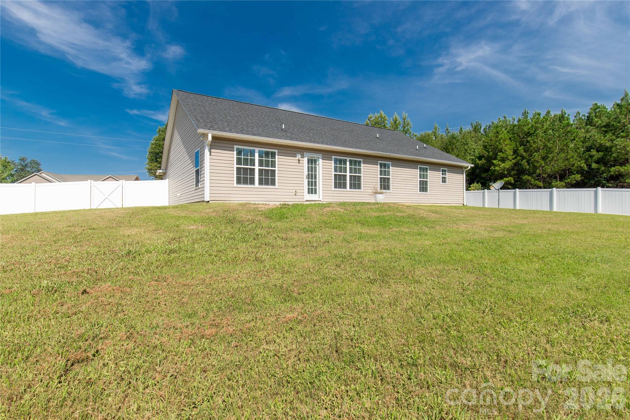 6407 Hunting Creek Road — Lancaster