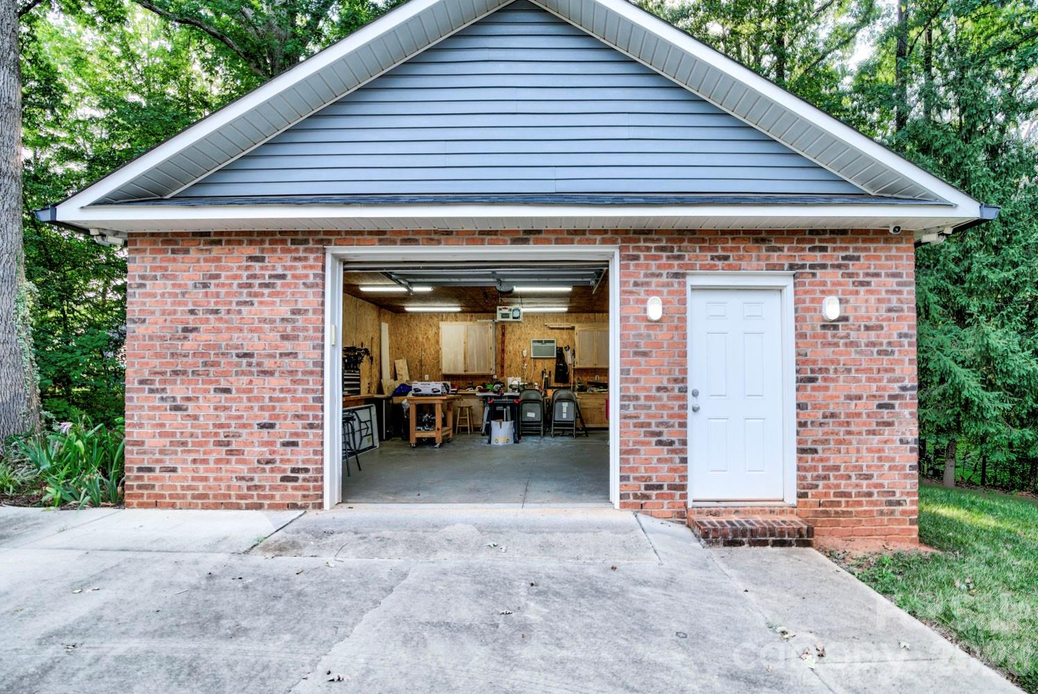 2823 Ridgehaven Court — Gastonia