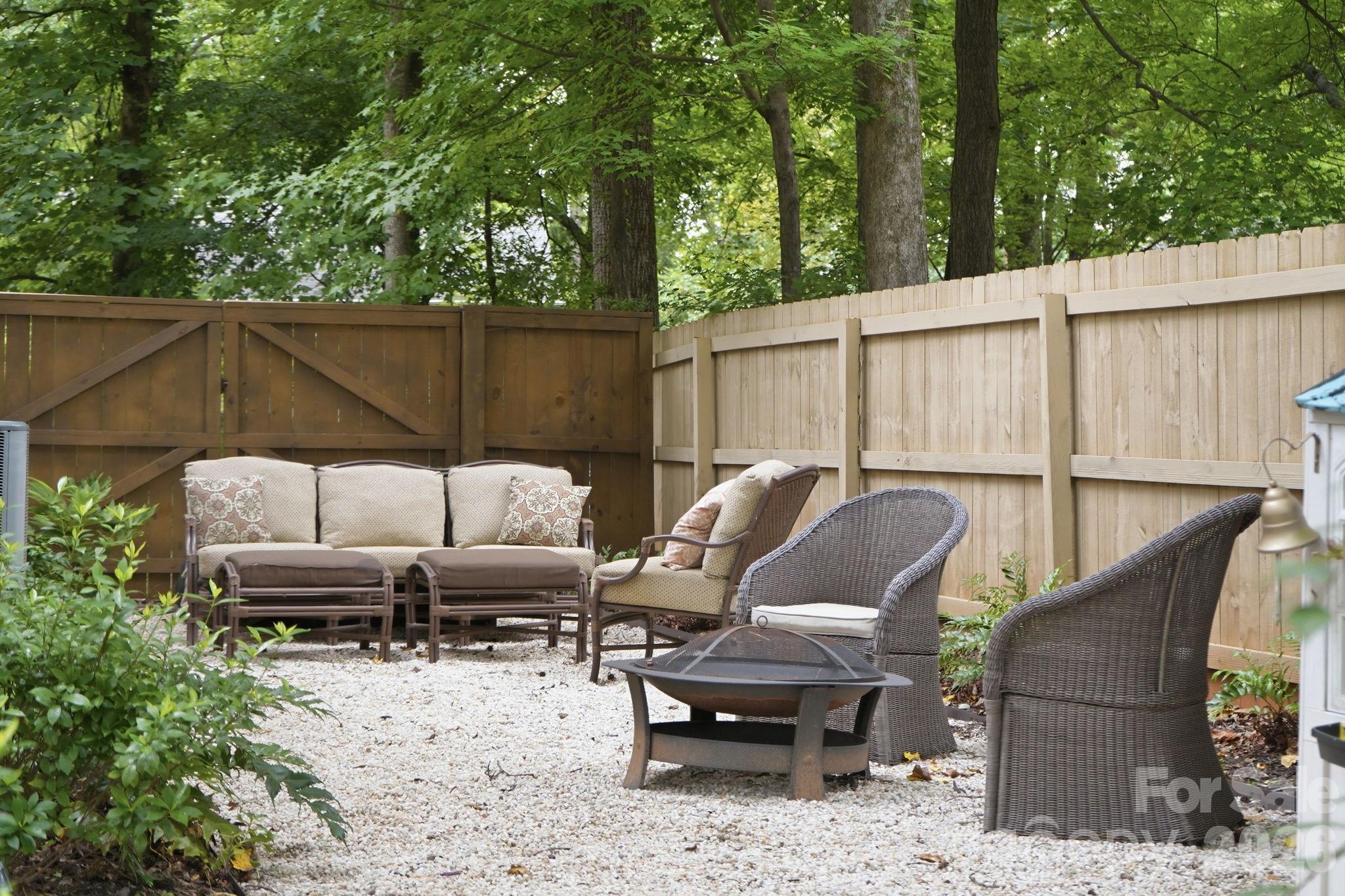 718 Ashmeade Road — Charlotte