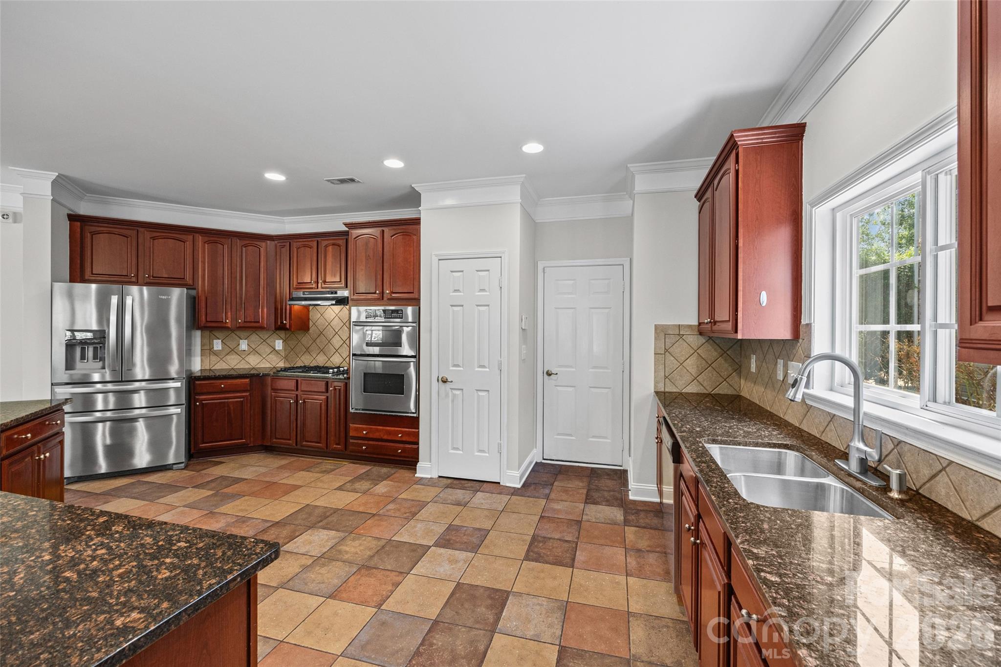 9513 Seamill Road — Charlotte