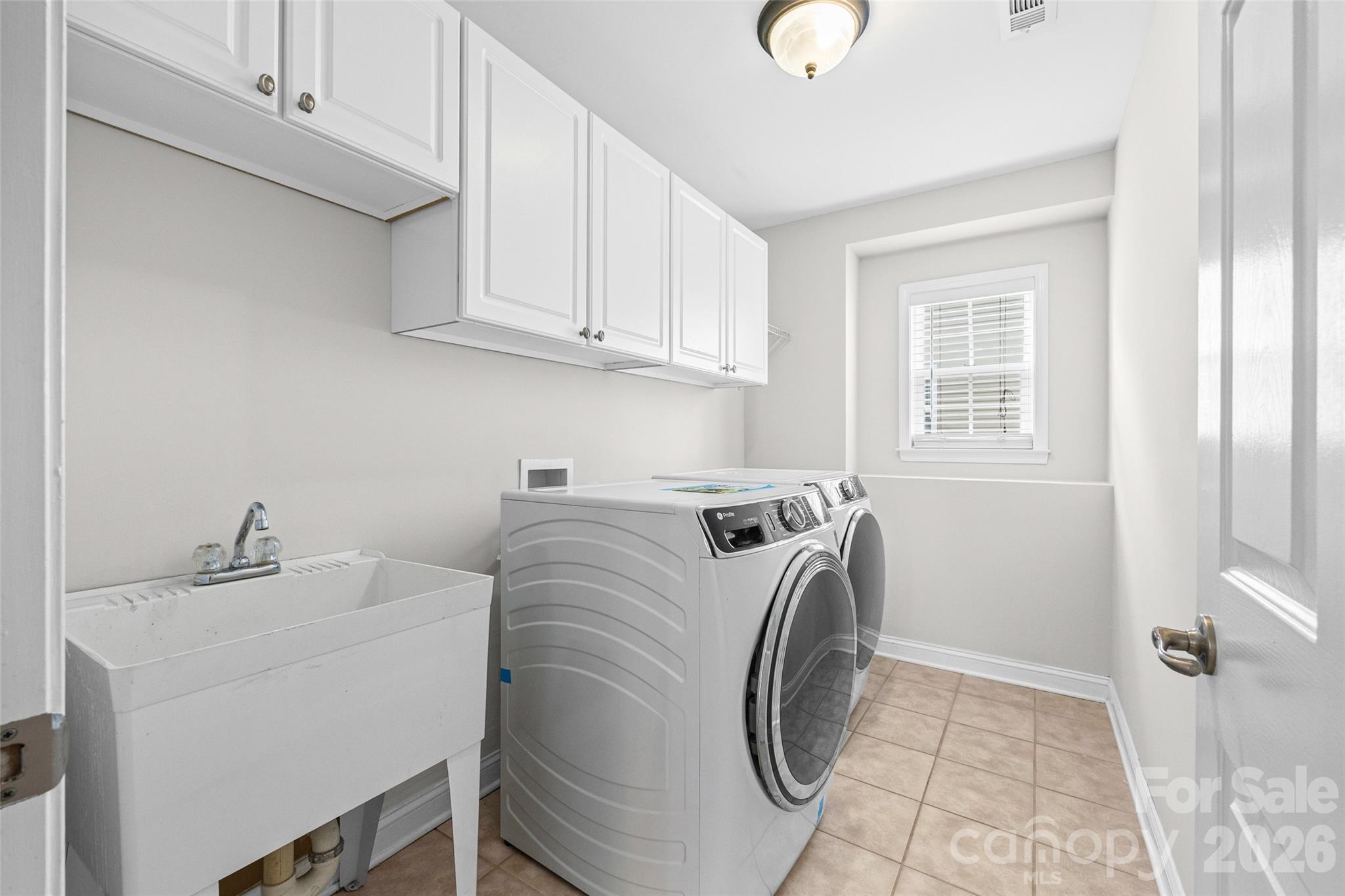 9513 Seamill Road — Charlotte