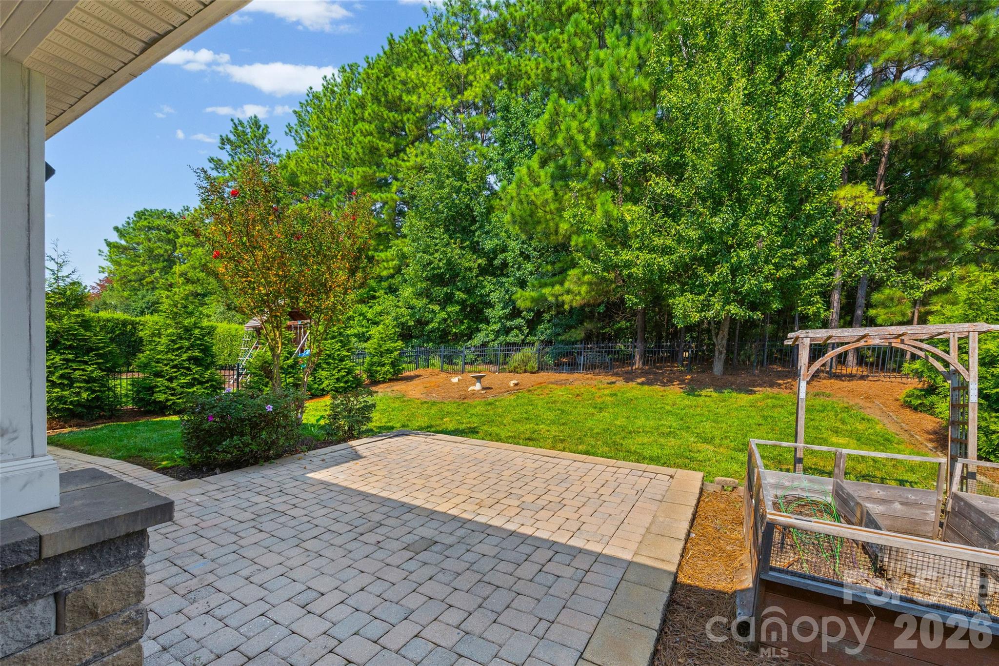 9513 Seamill Road — Charlotte