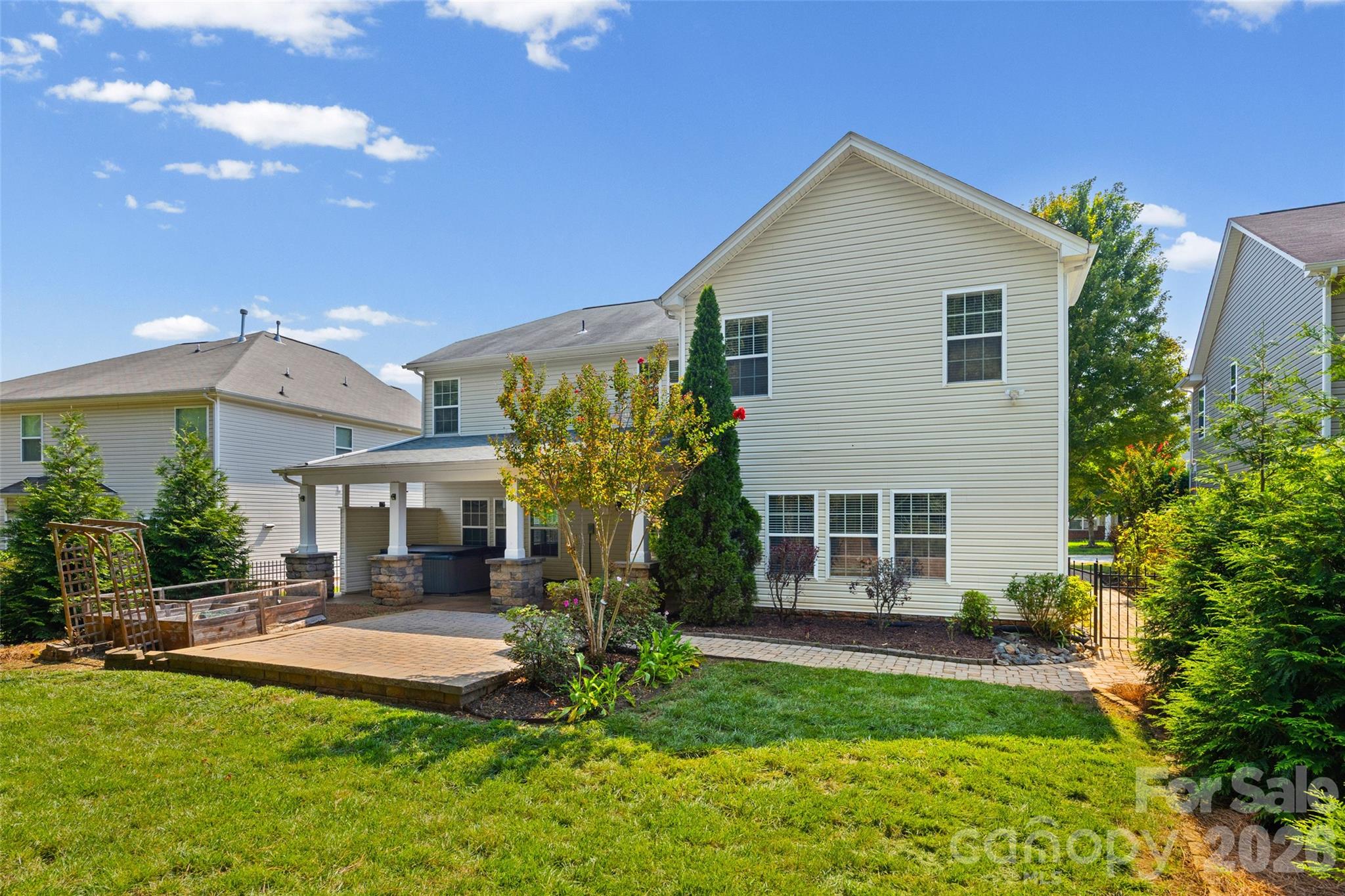 9513 Seamill Road — Charlotte