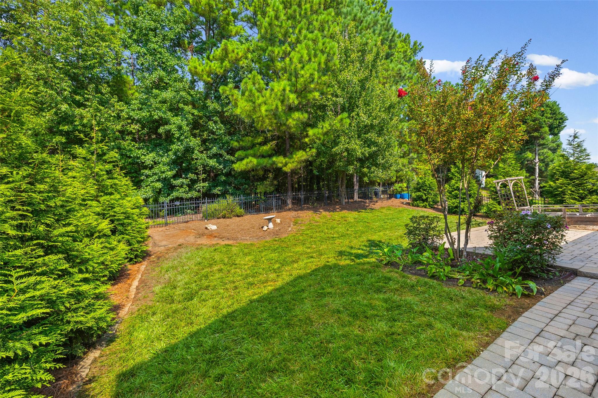 9513 Seamill Road — Charlotte