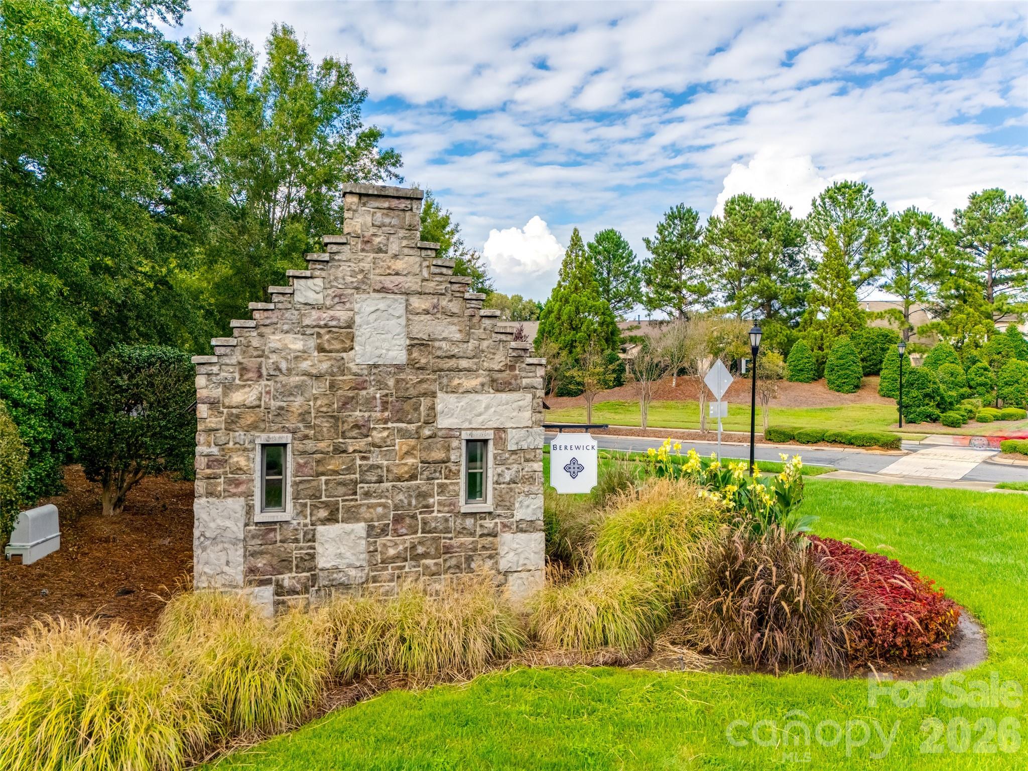 9513 Seamill Road — Charlotte