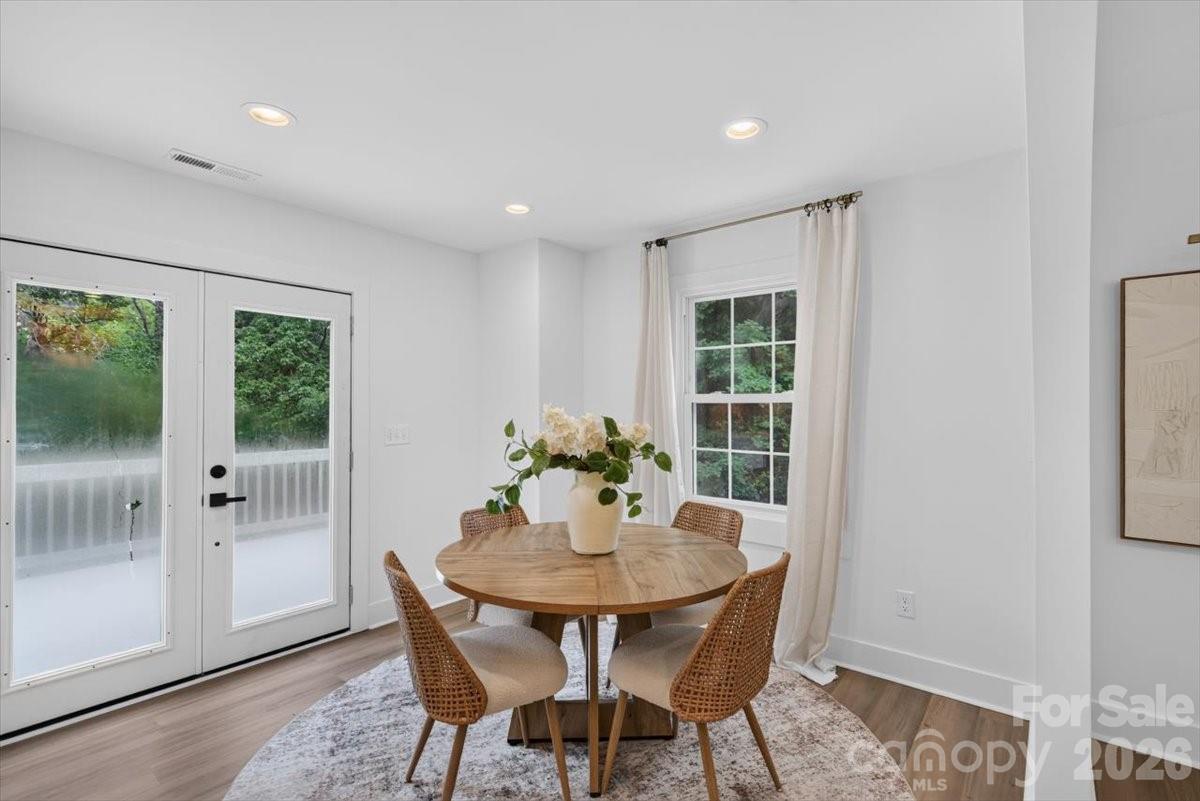 4752 Autumn Leaf Lane — Charlotte