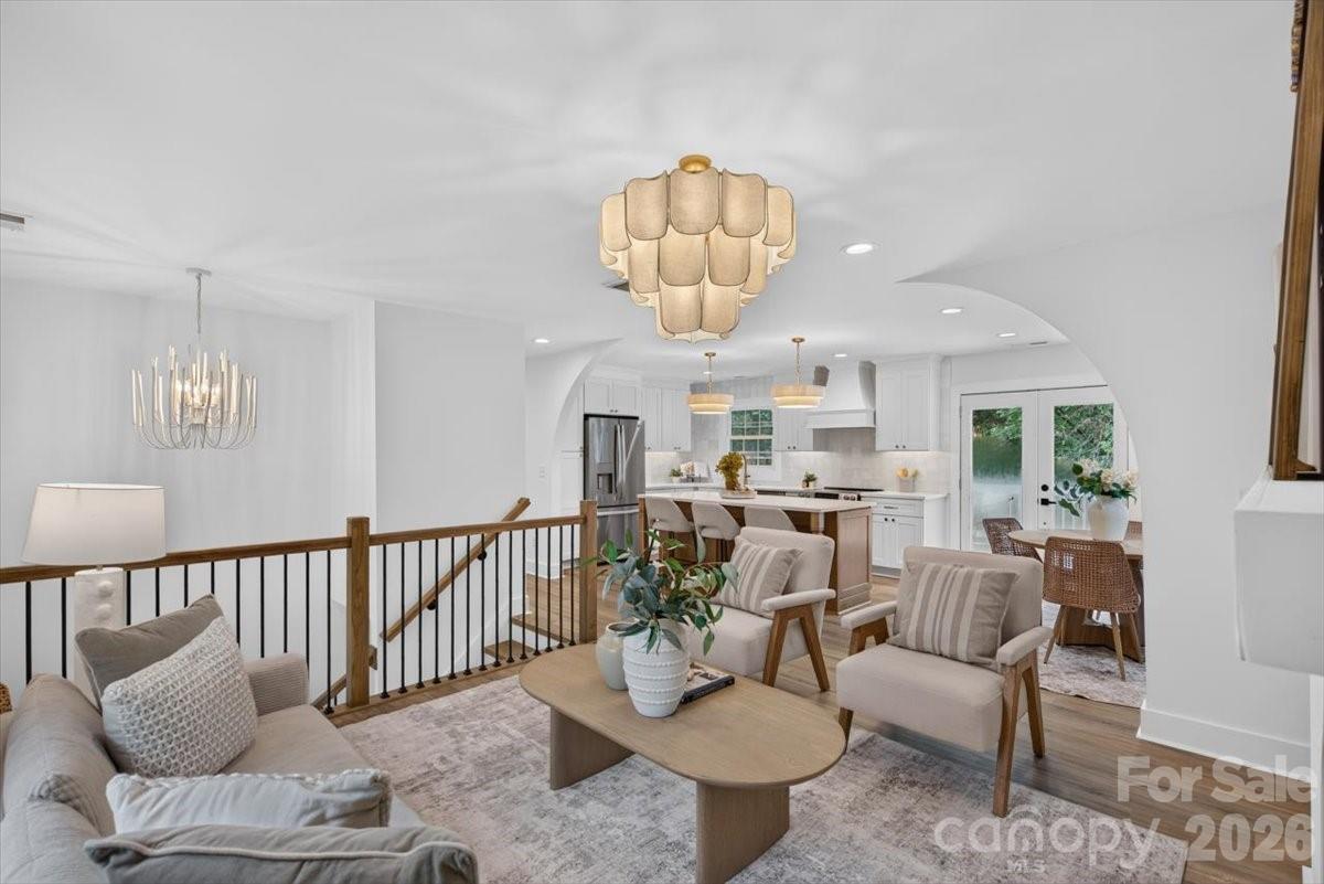 4752 Autumn Leaf Lane — Charlotte
