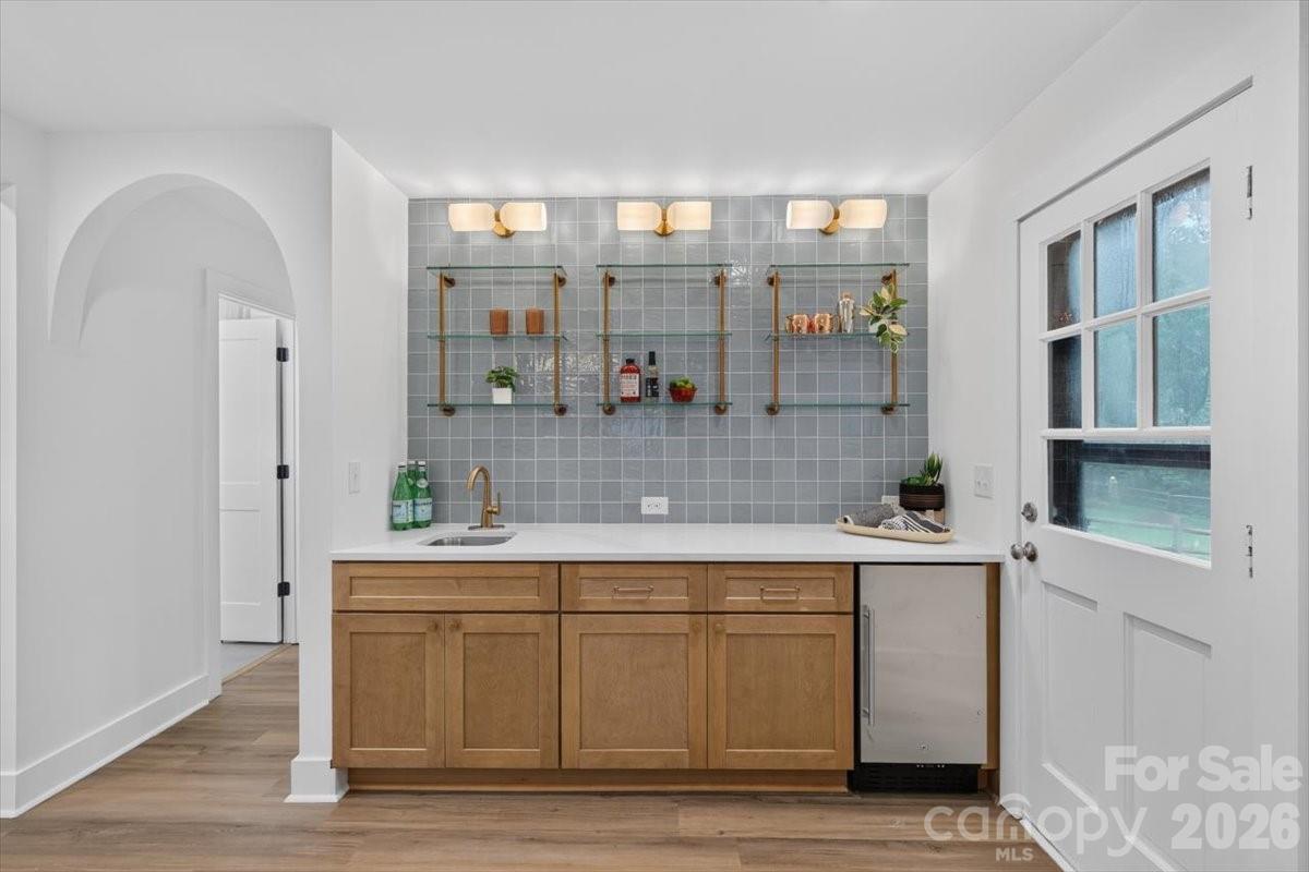 4752 Autumn Leaf Lane — Charlotte