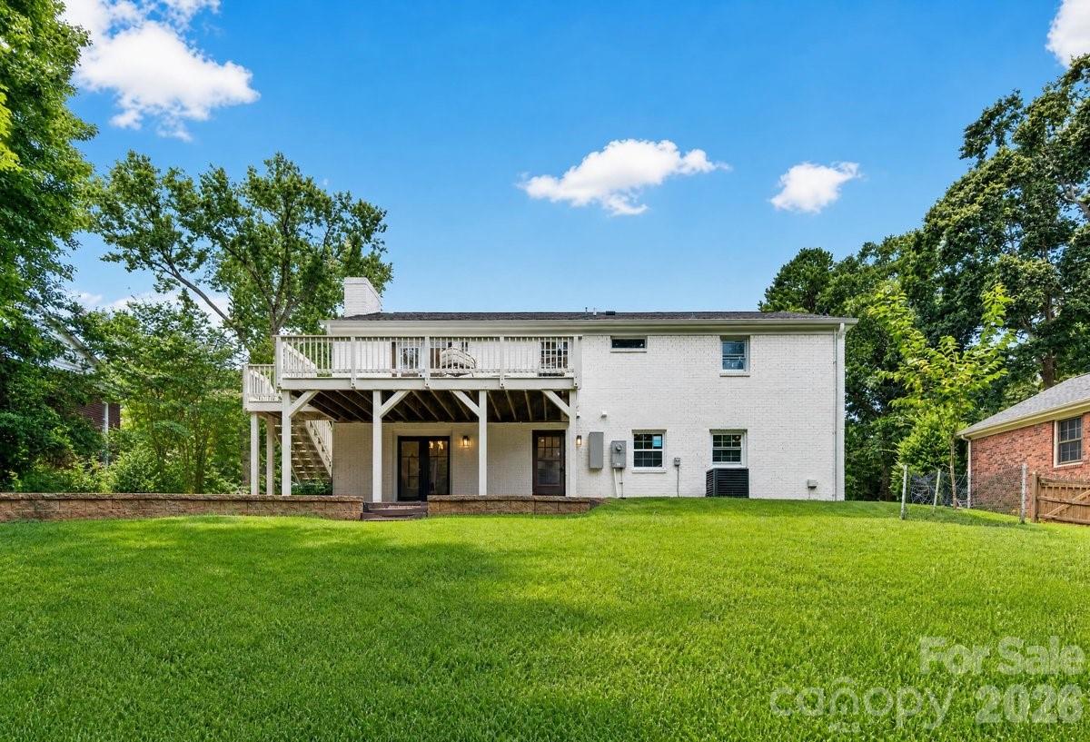 4752 Autumn Leaf Lane — Charlotte