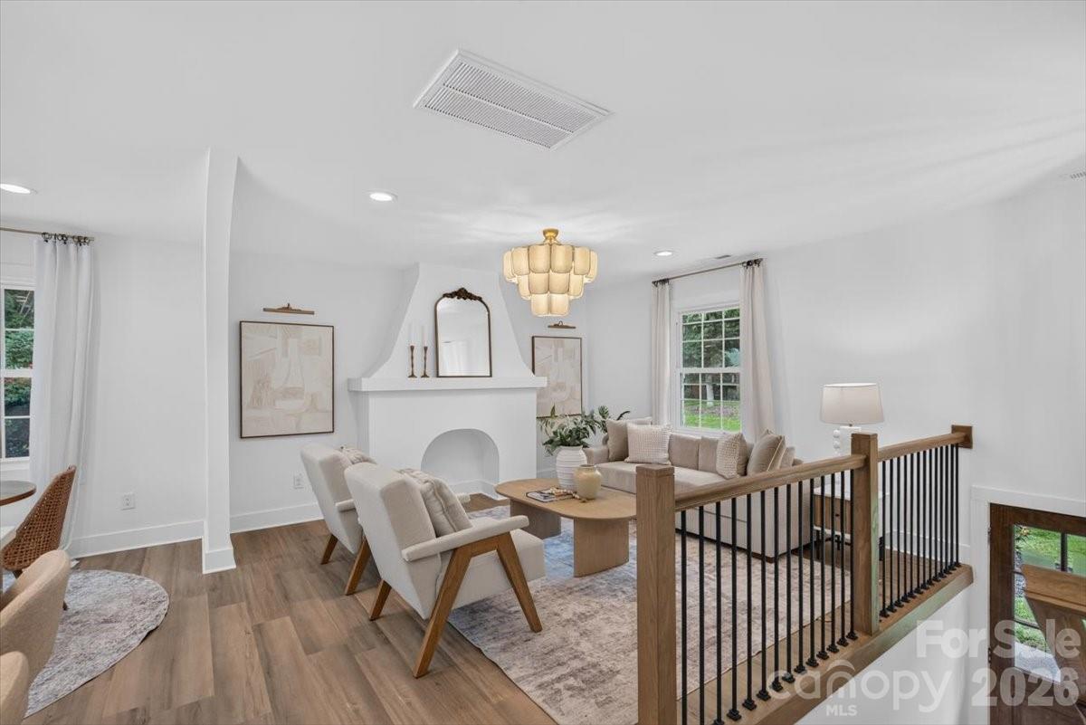 4752 Autumn Leaf Lane — Charlotte