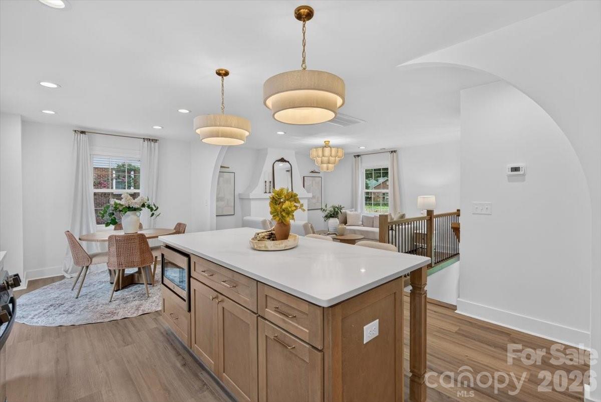 4752 Autumn Leaf Lane — Charlotte