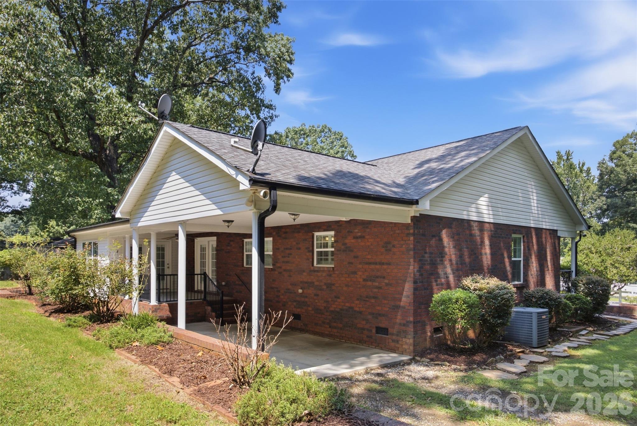 125 Shady Bluff Drive — Gastonia