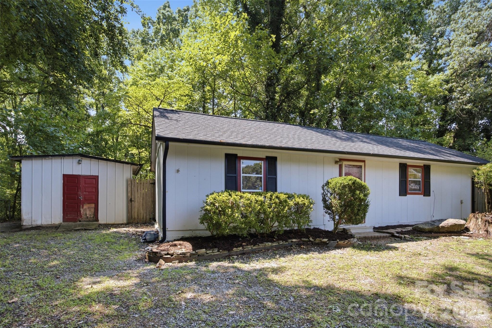 125 Shady Bluff Drive — Gastonia