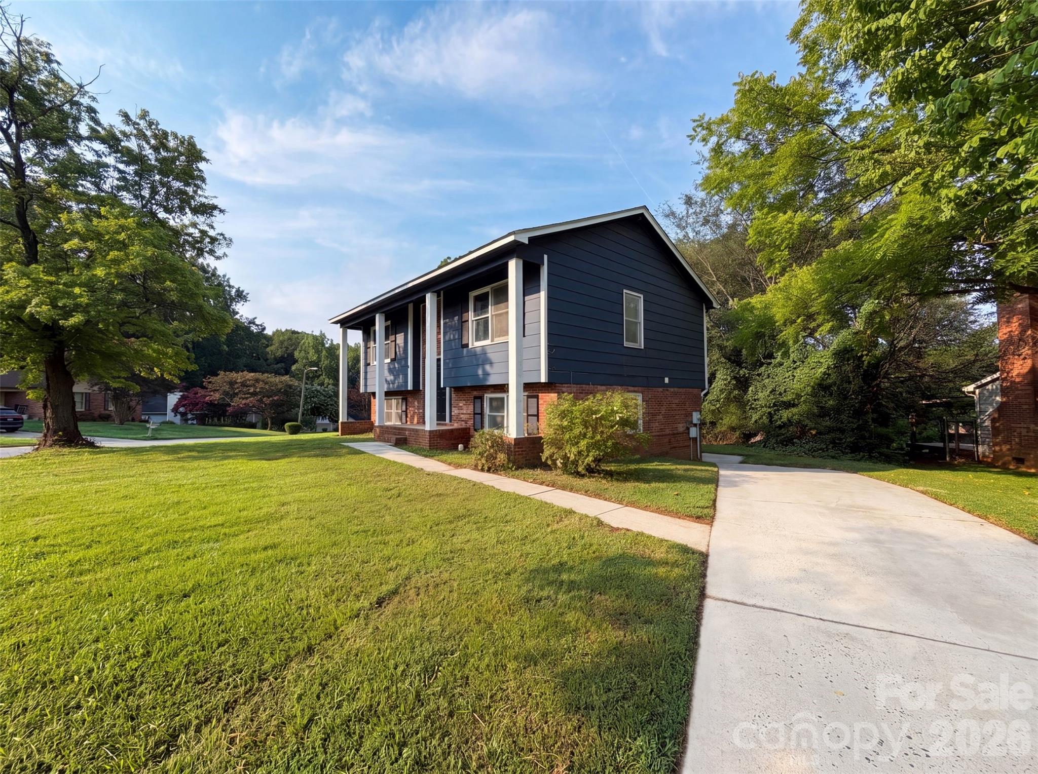 5601 Beaconsfield Road — Charlotte