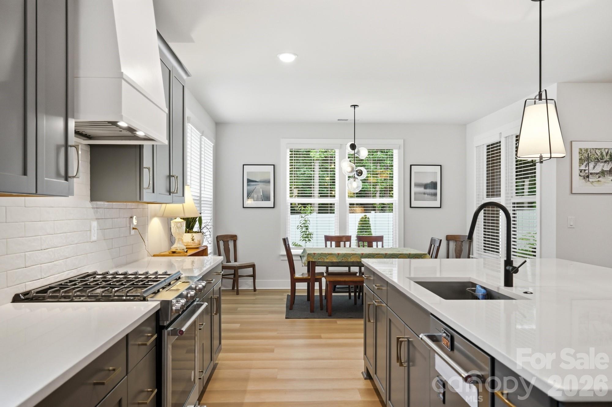 3041 Kinger Lane — Matthews