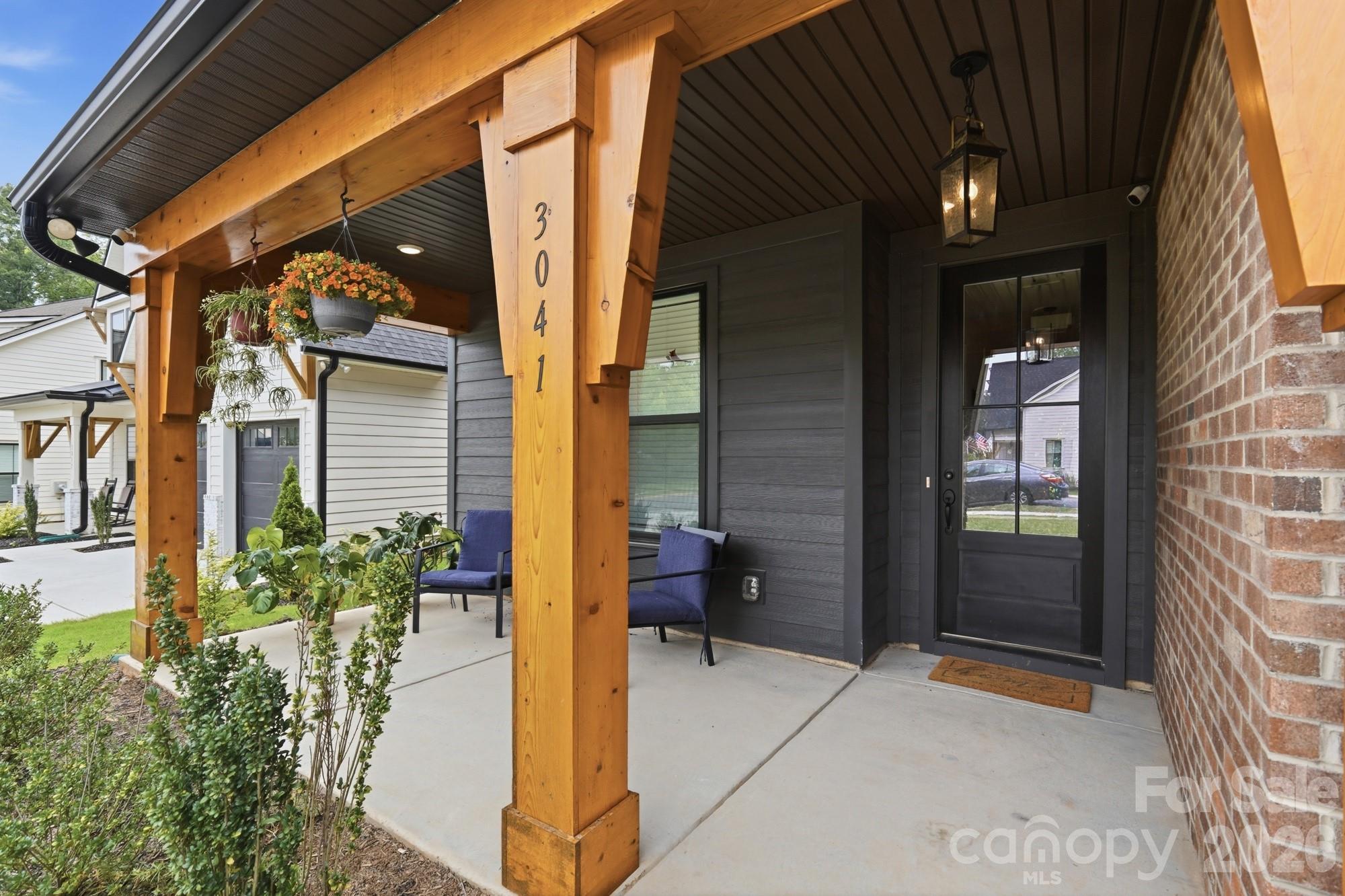3041 Kinger Lane — Matthews