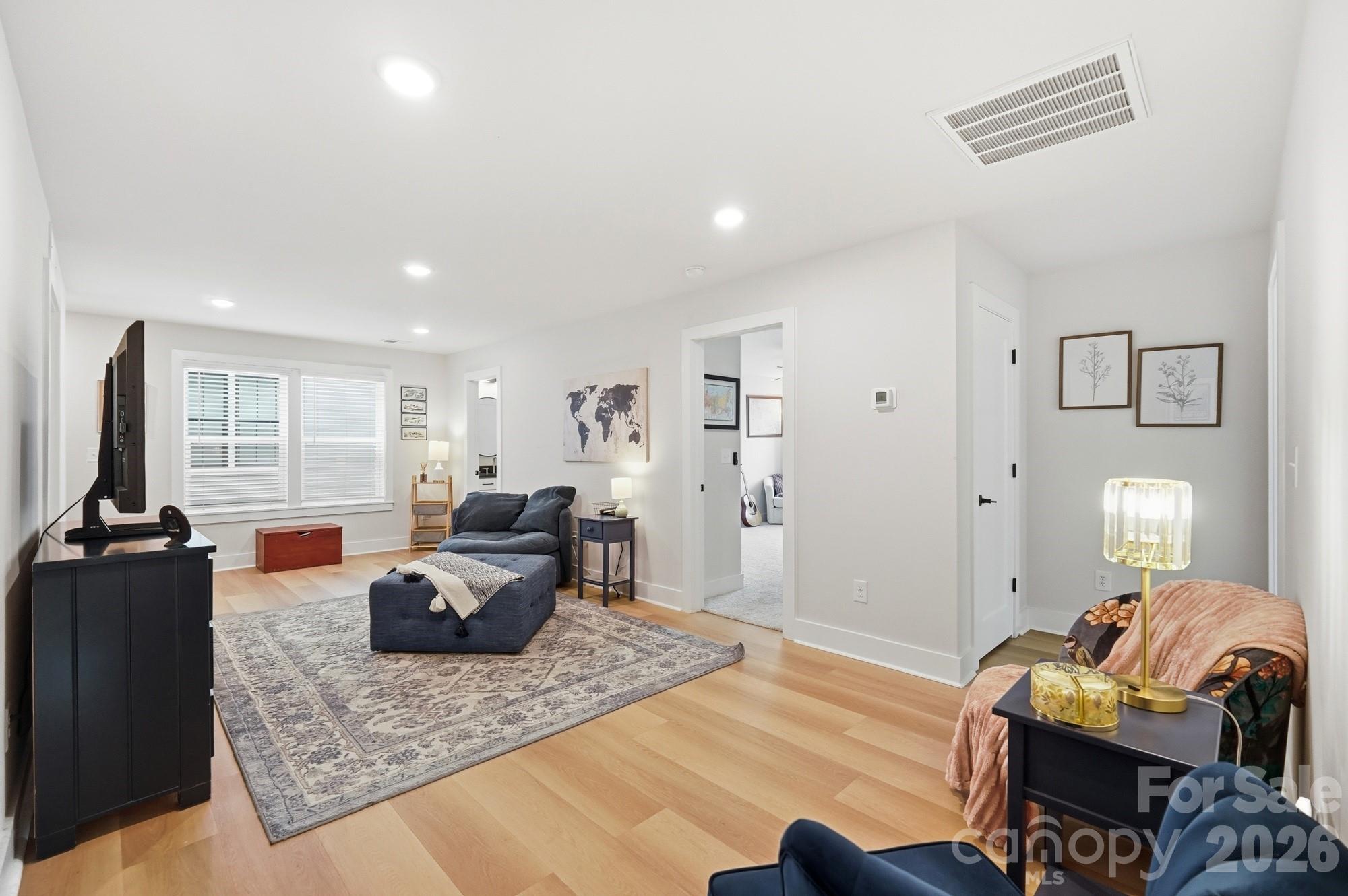 3041 Kinger Lane — Matthews
