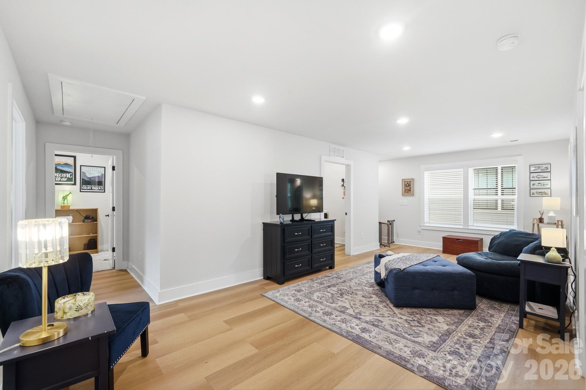 3041 Kinger Lane — Matthews