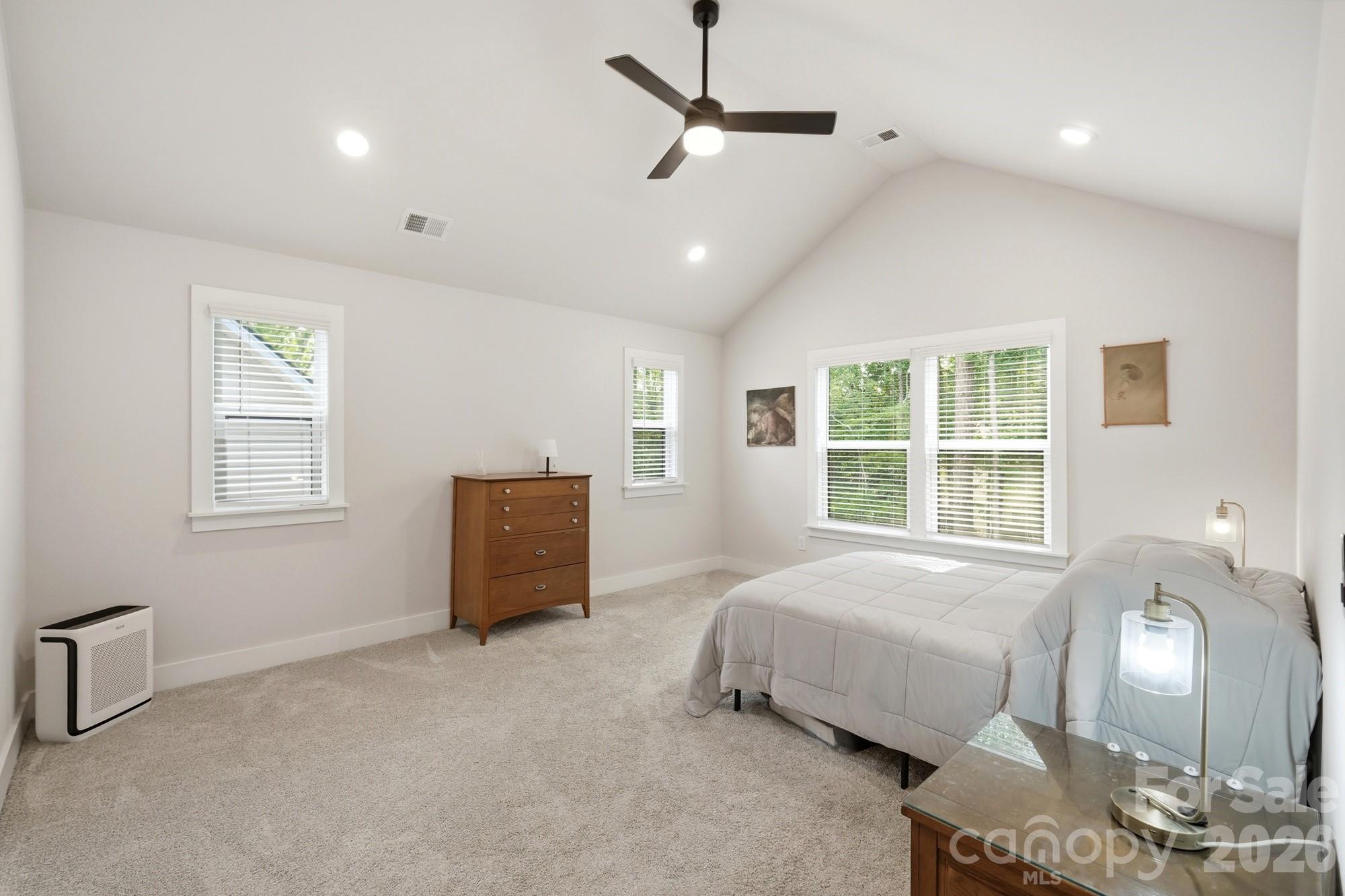3041 Kinger Lane — Matthews