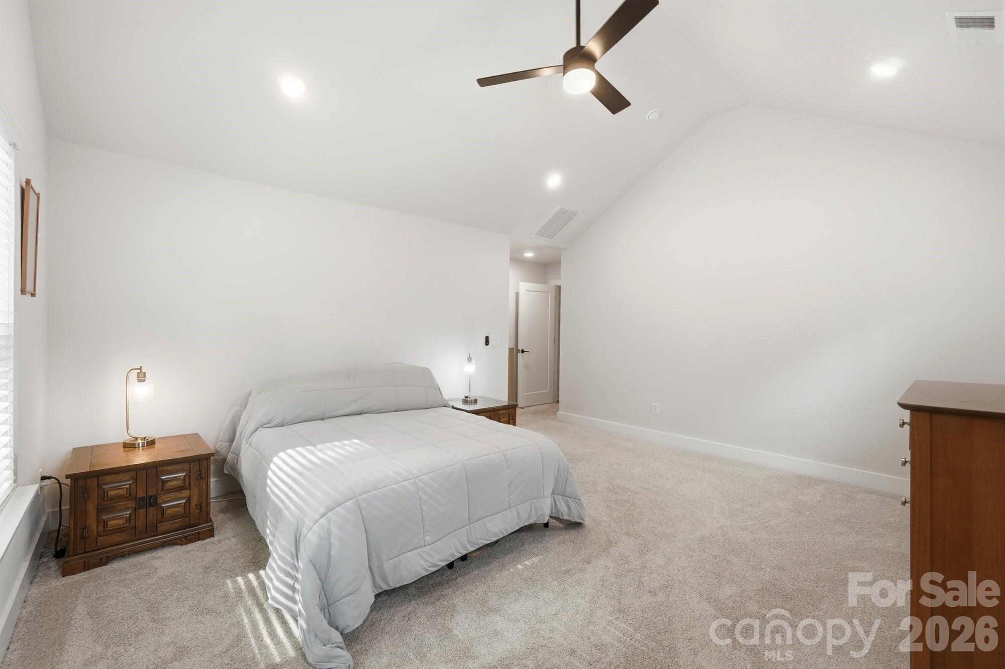3041 Kinger Lane — Matthews