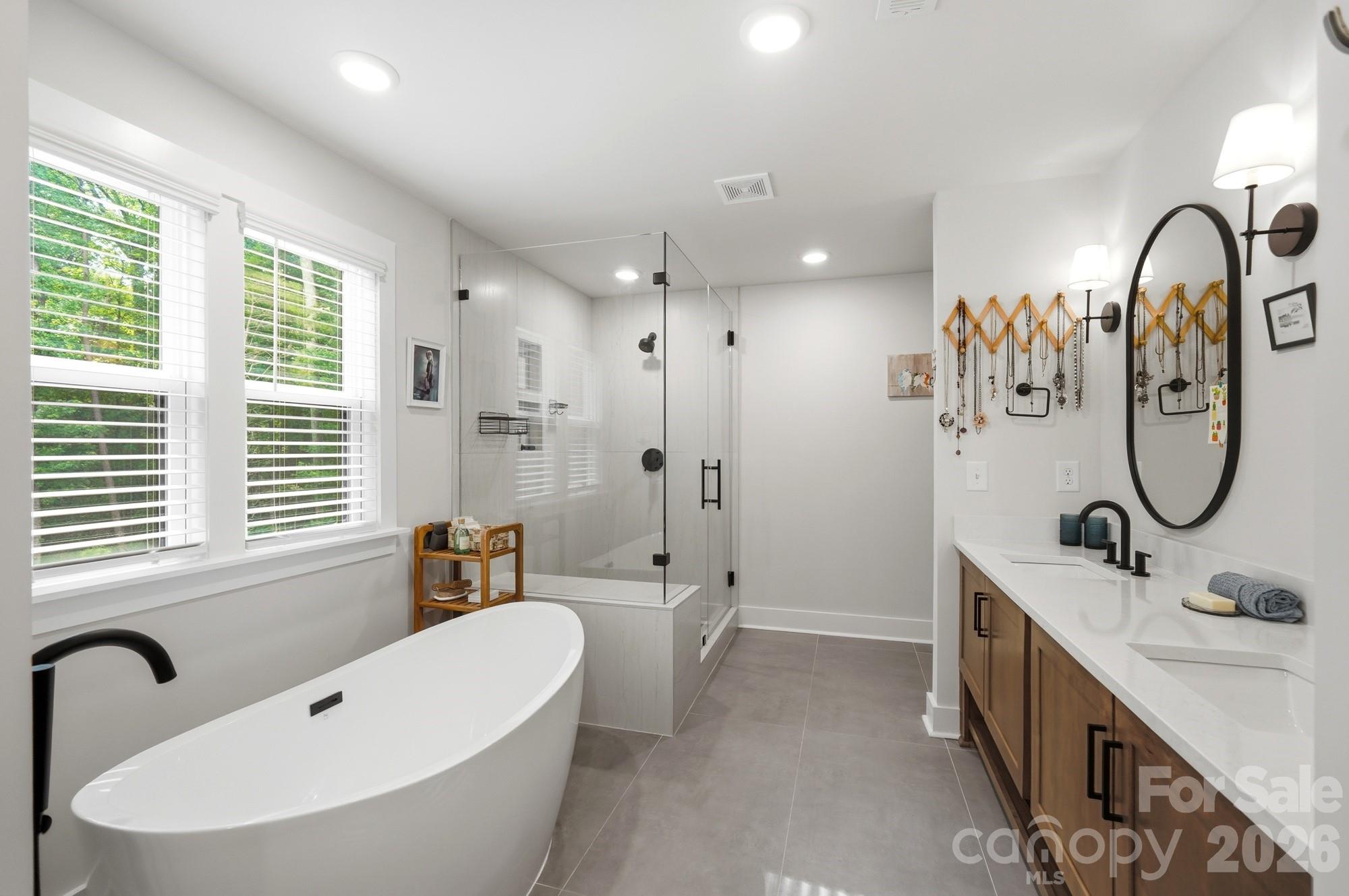 3041 Kinger Lane — Matthews
