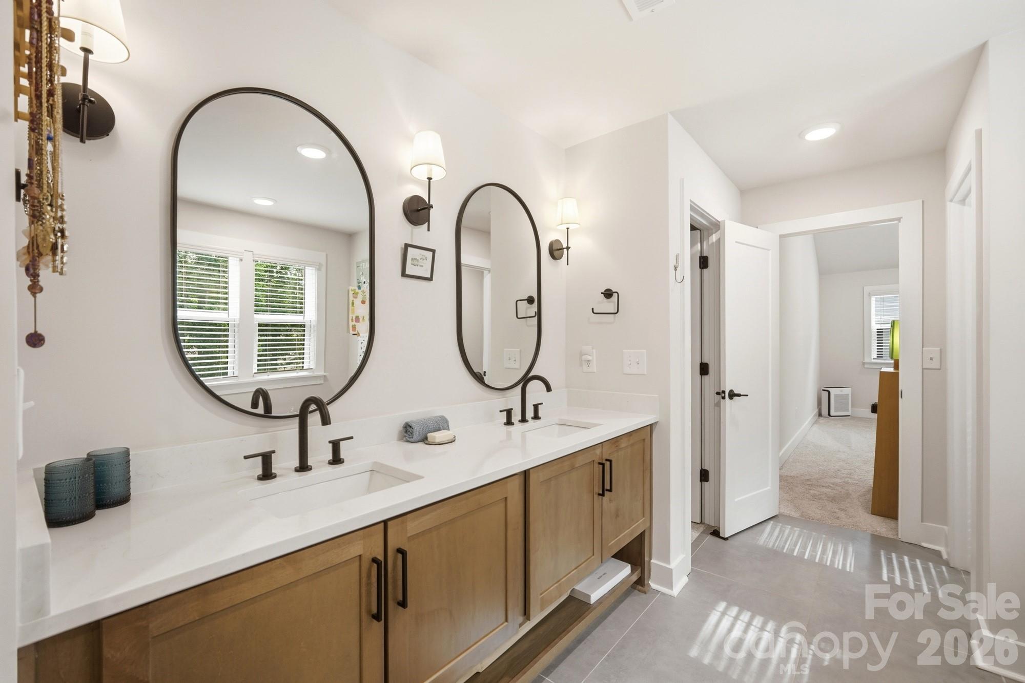 3041 Kinger Lane — Matthews