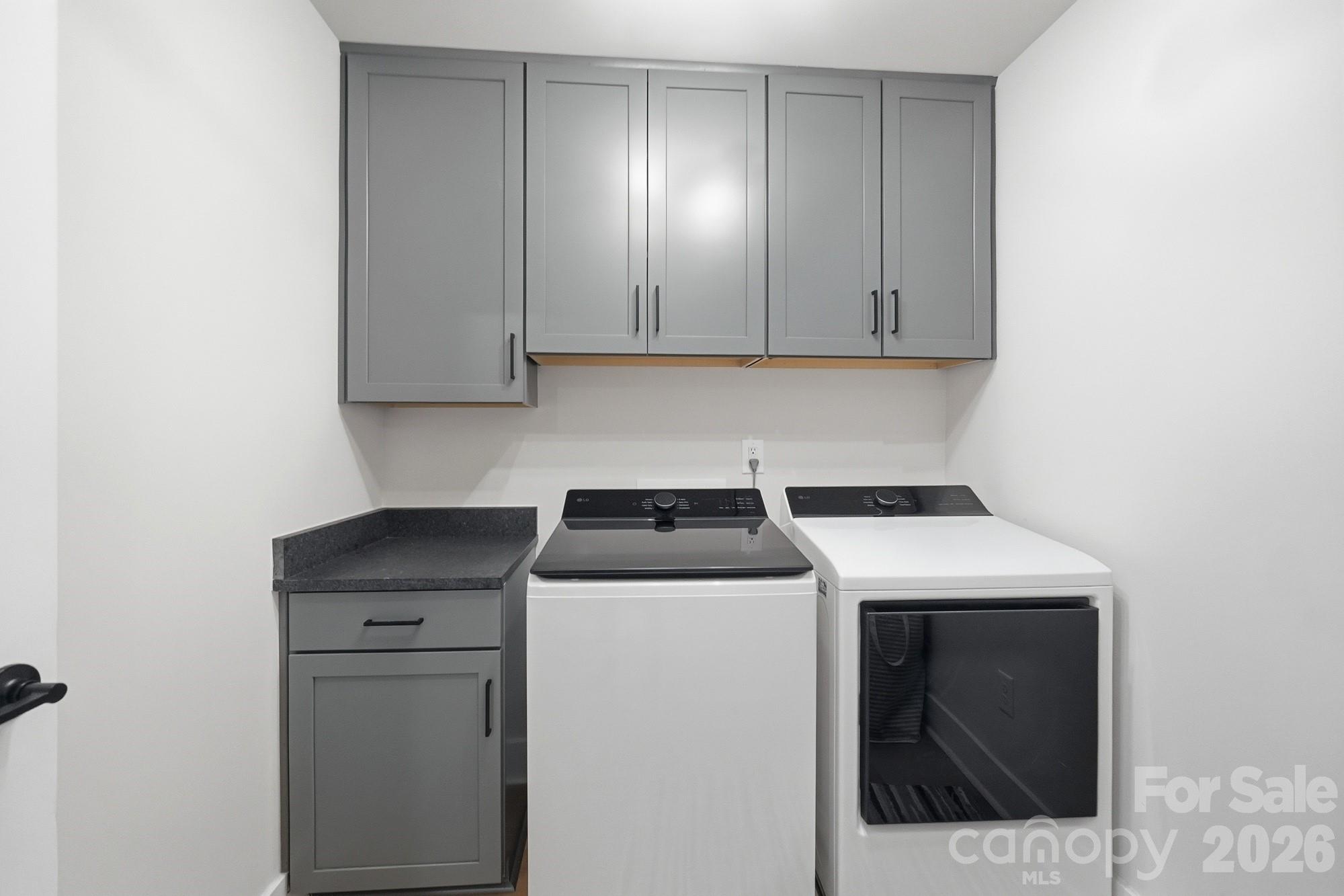 3041 Kinger Lane — Matthews