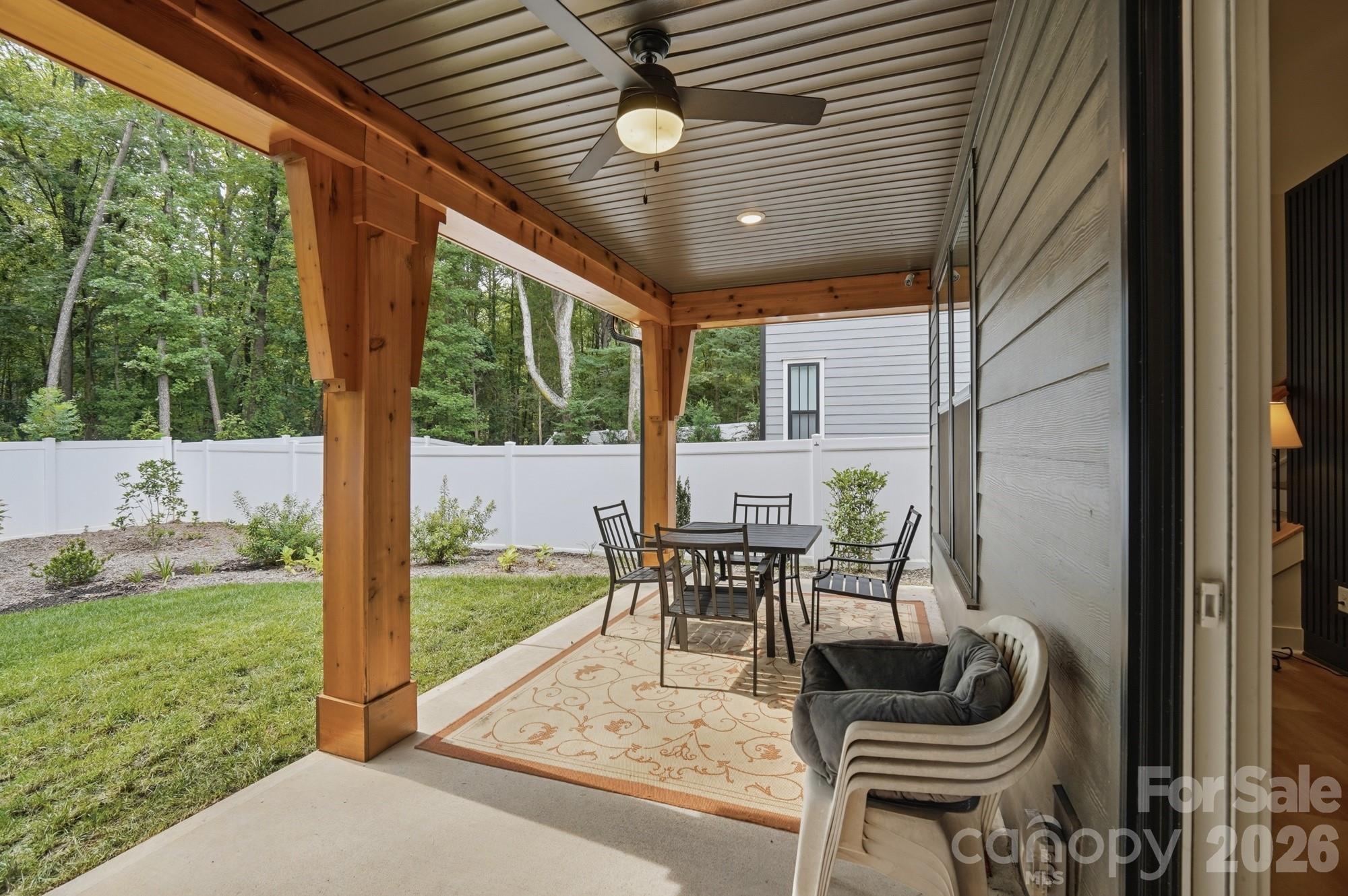 3041 Kinger Lane — Matthews