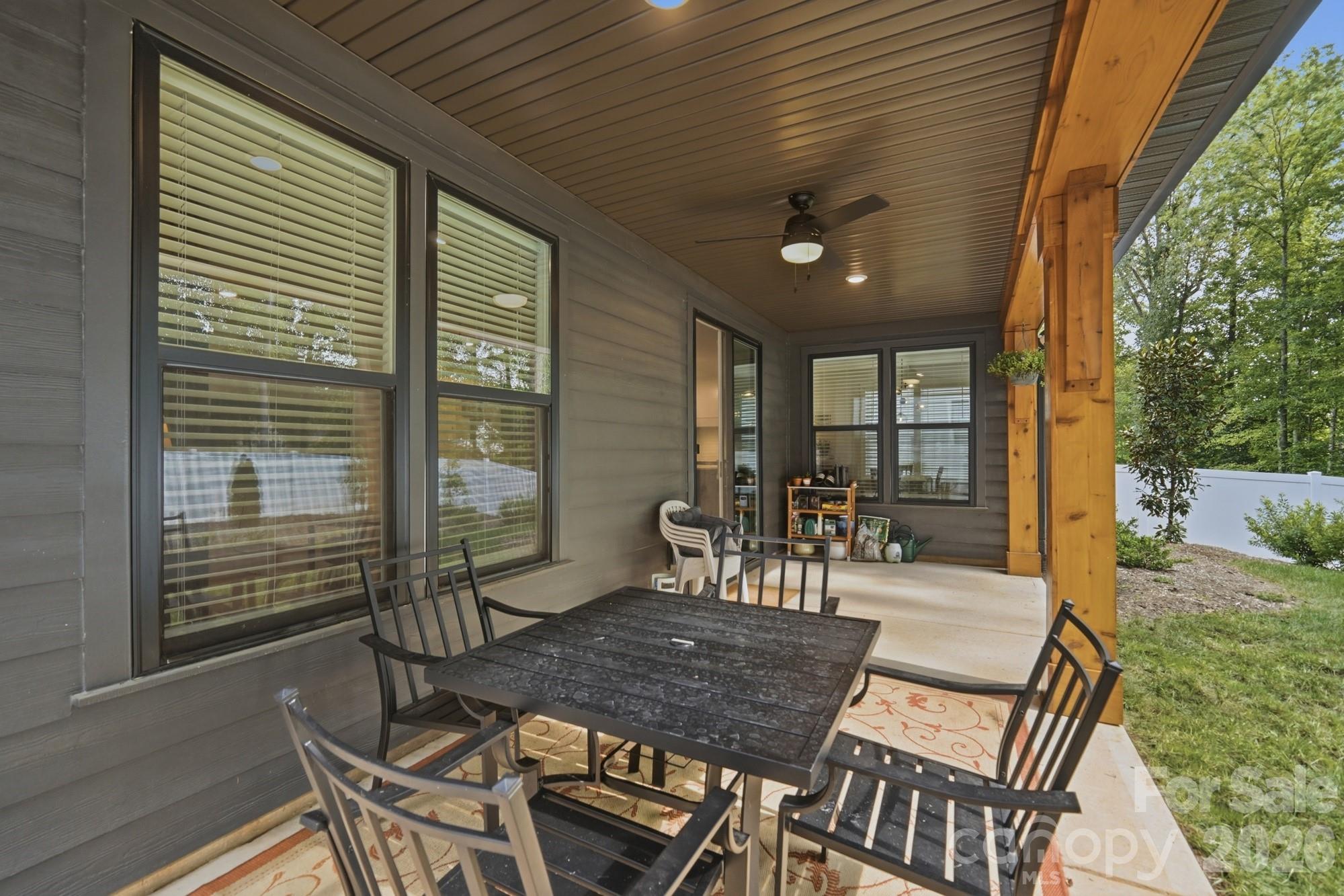3041 Kinger Lane — Matthews