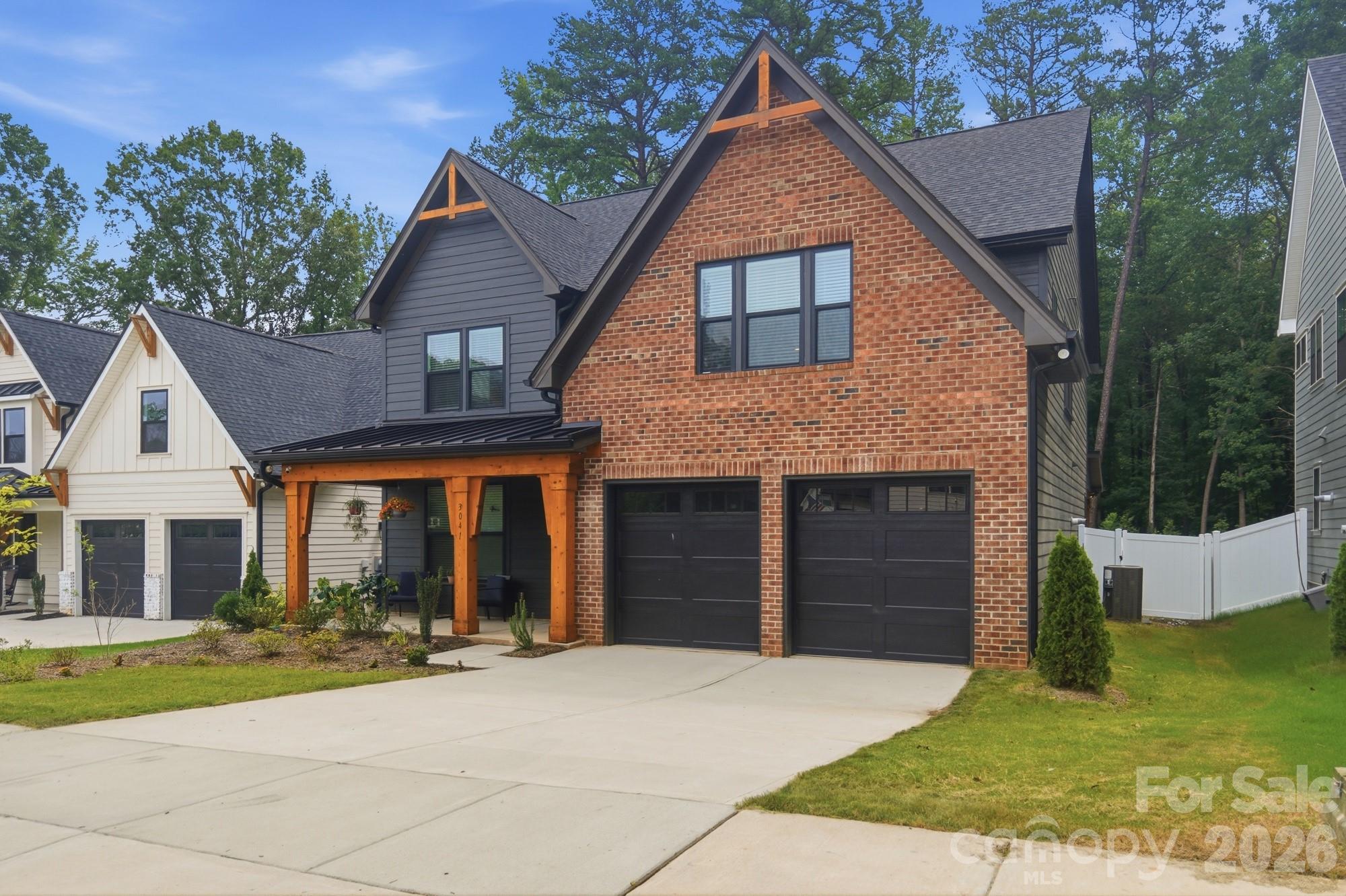 3041 Kinger Lane — Matthews