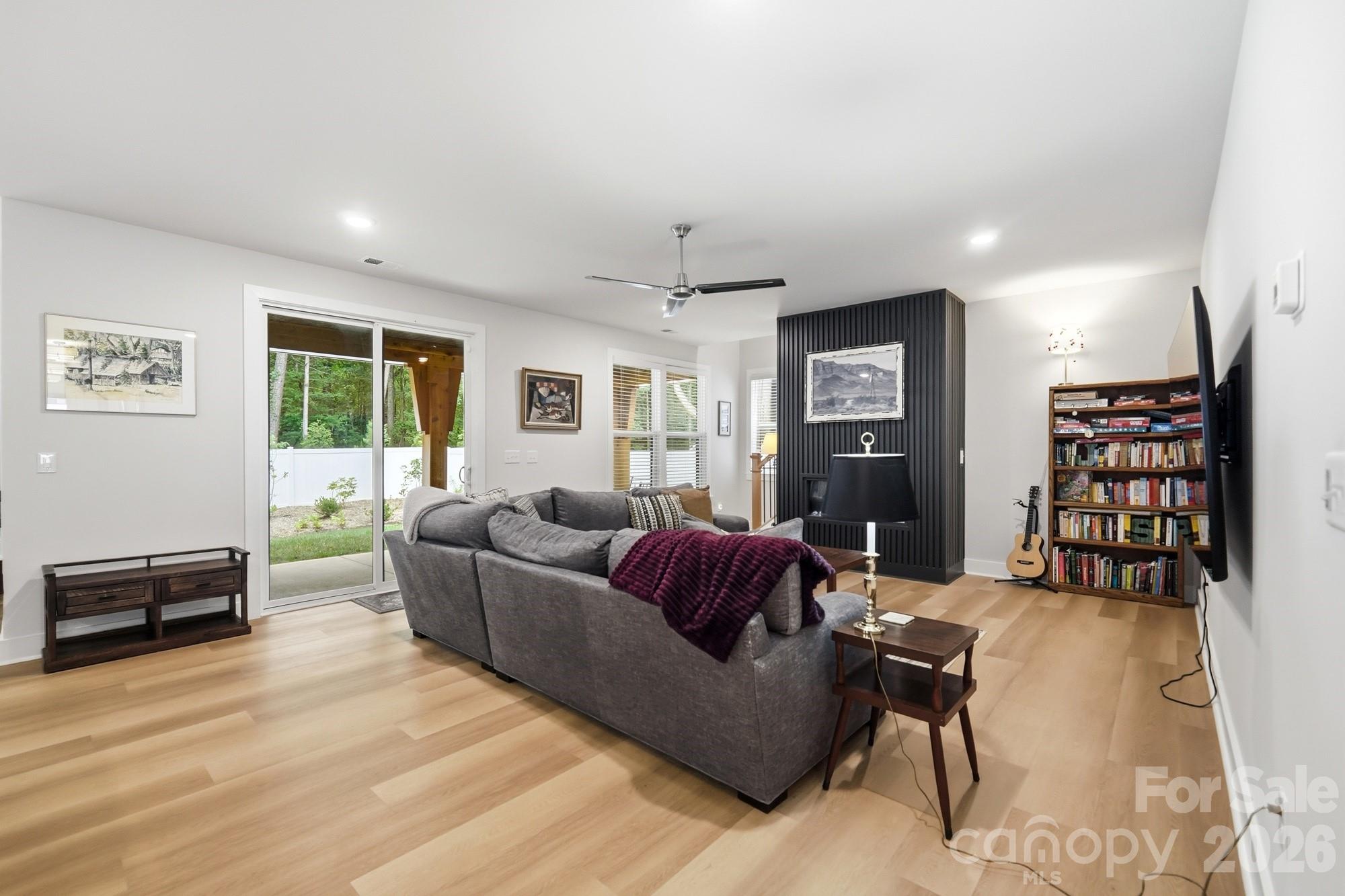 3041 Kinger Lane — Matthews