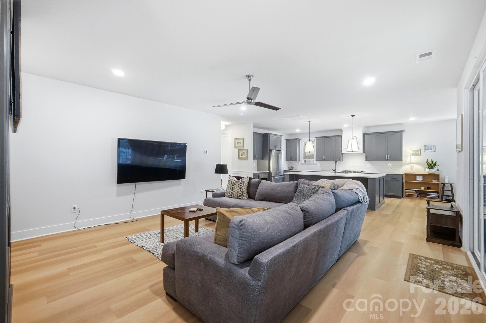 3041 Kinger Lane — Matthews
