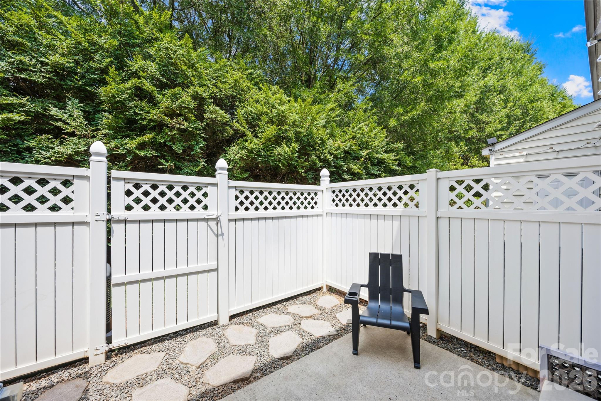 8456 Chaceview Court — Charlotte