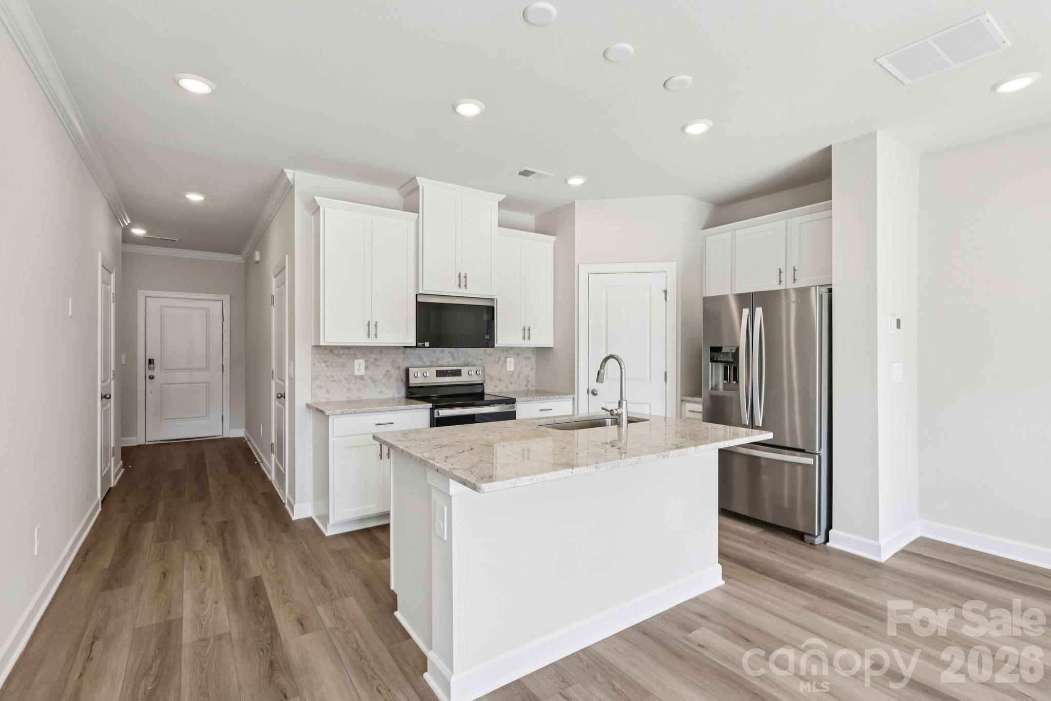 9008 Foggy Brook Loop — Charlotte