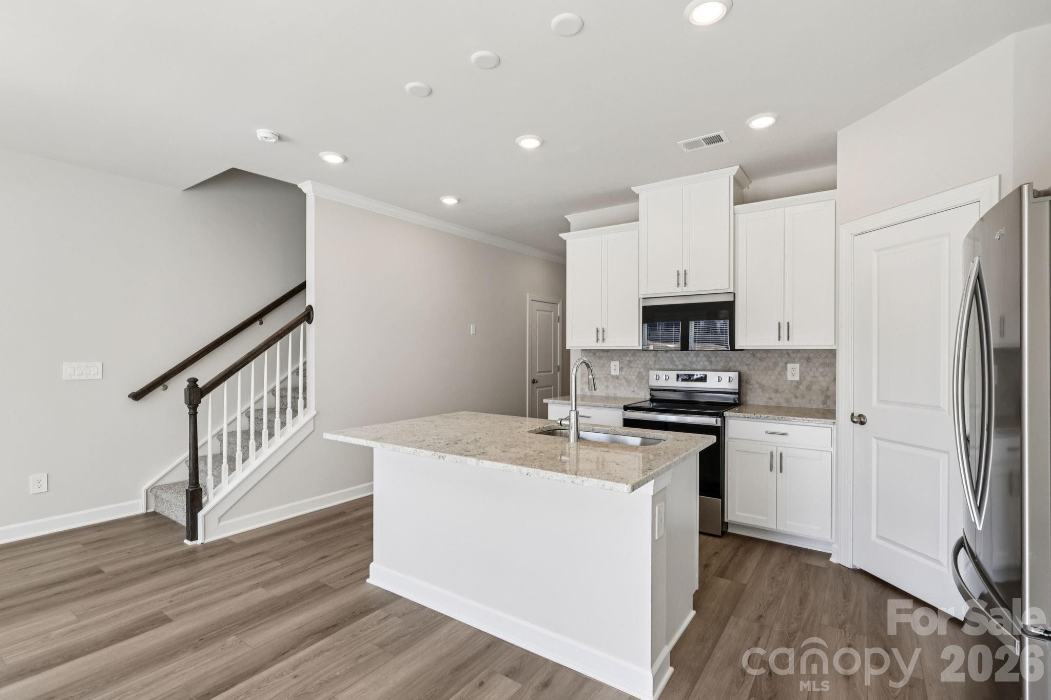 9008 Foggy Brook Loop — Charlotte